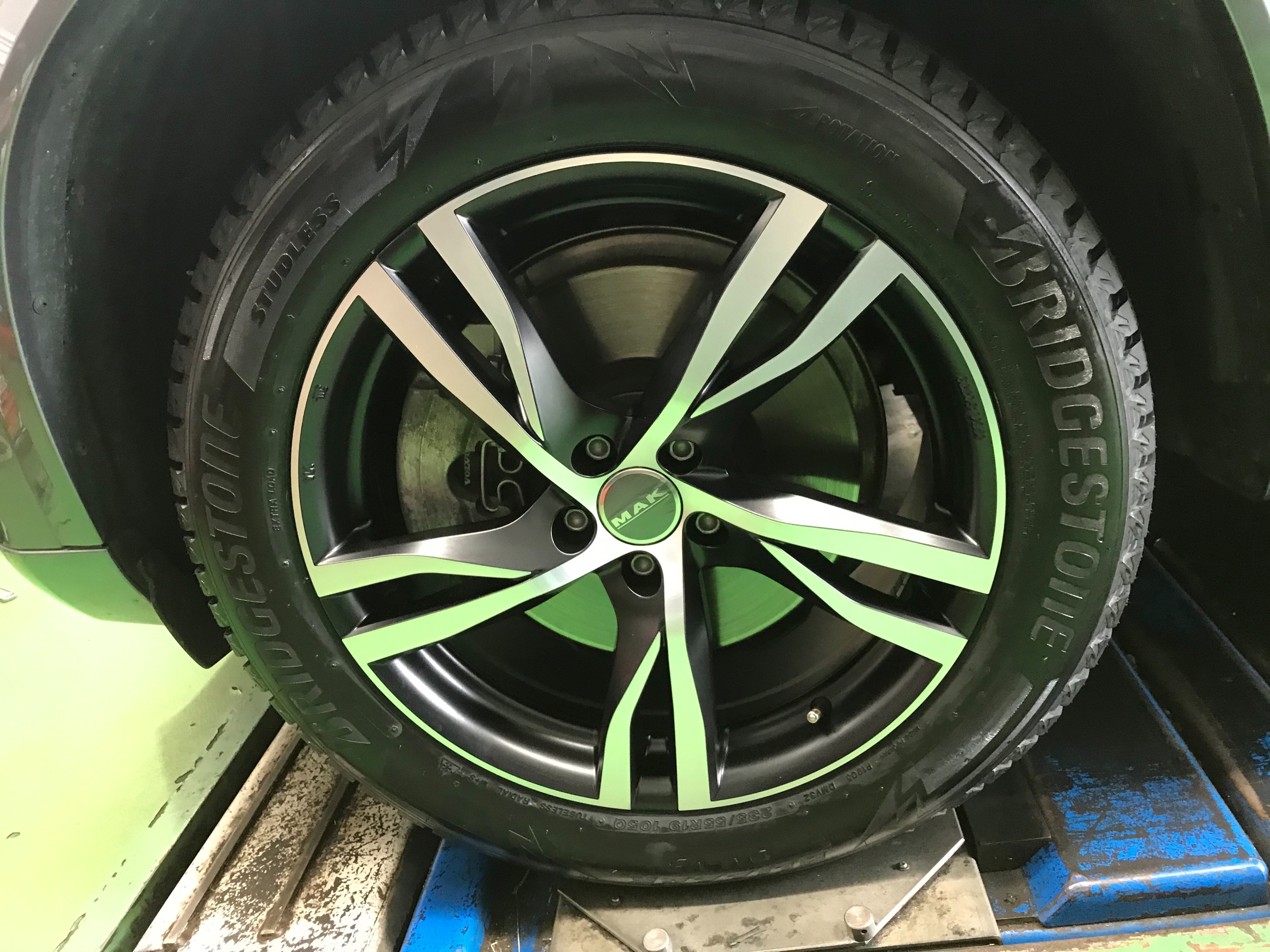 ICE ASIMMETRICO 19インチ スタッドレスタイヤホイールセット