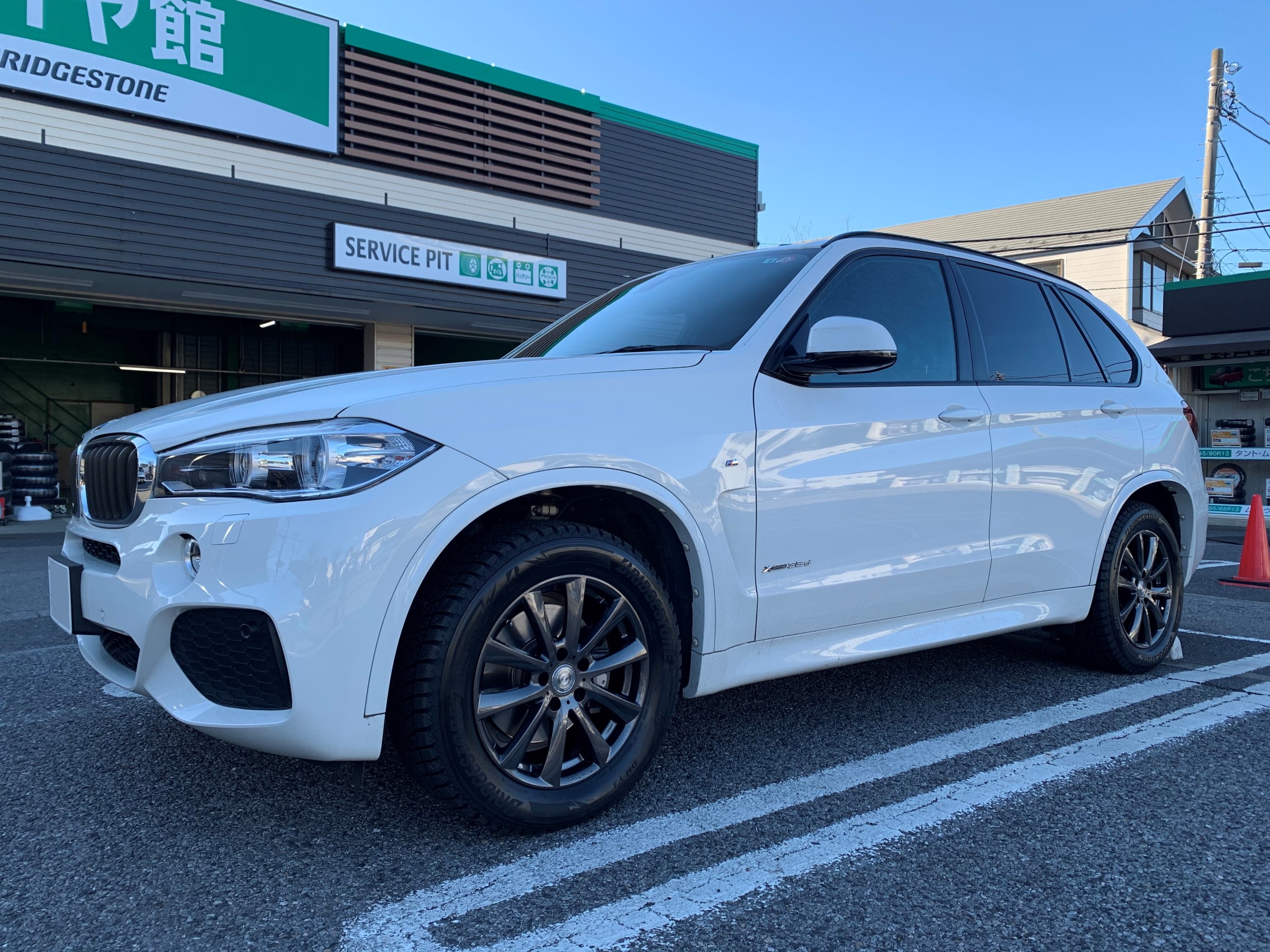 BMW X5(F15)スタッドレスタイヤ＆ホイールセット取付 | BMW X5 タイヤ