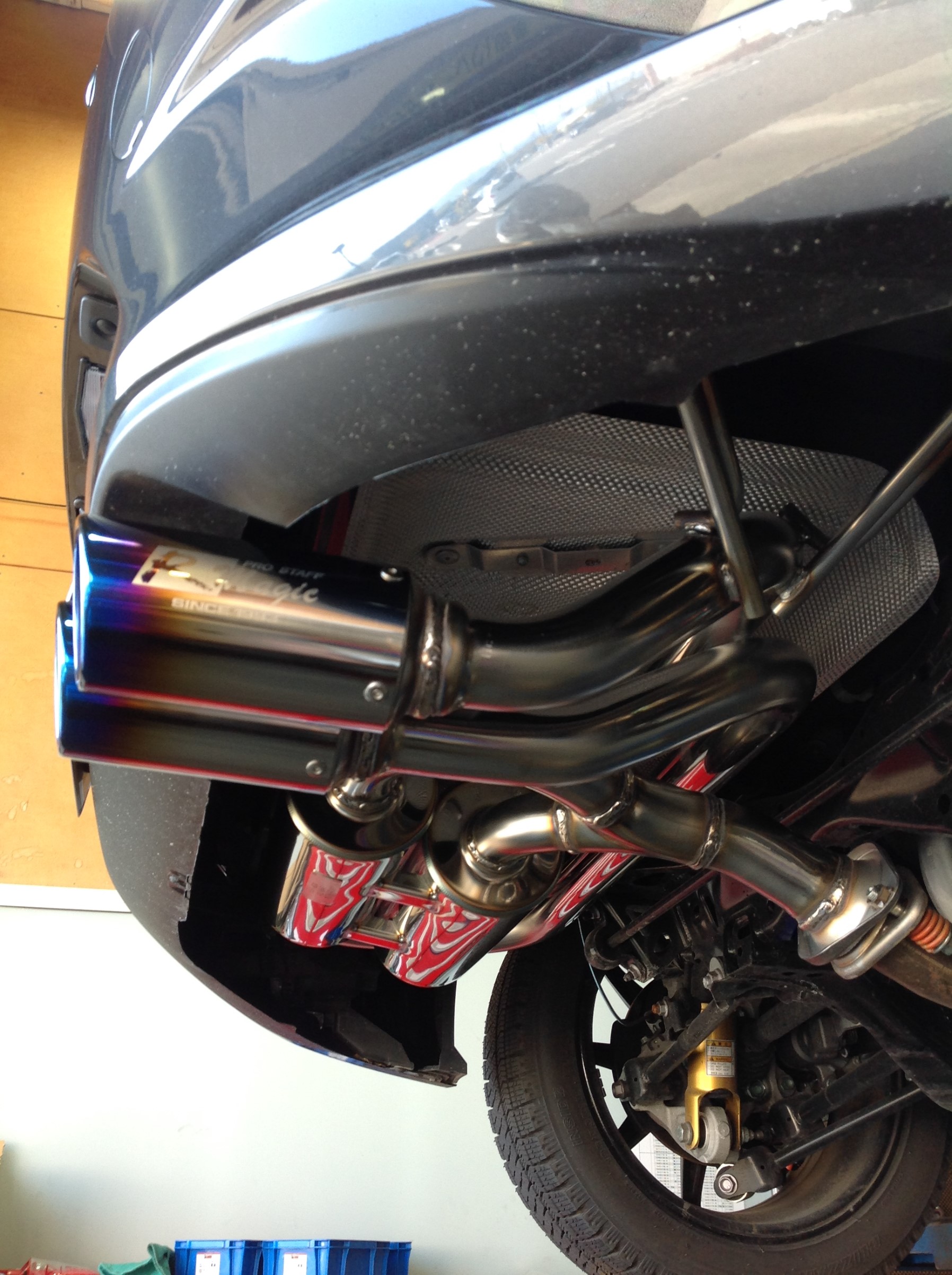 NDロードスター Rマジックマフラー取付 | 店舗おススメ情報 | タイヤ館