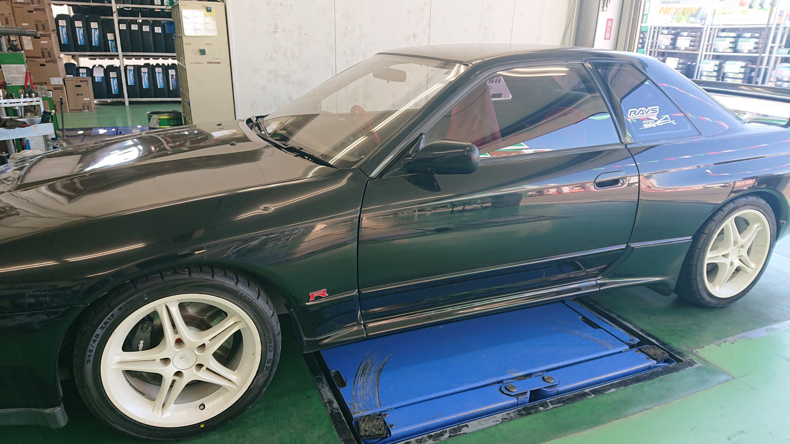 ニッサン・スカイライン BNR32】オーディオメインユニット取り付けです