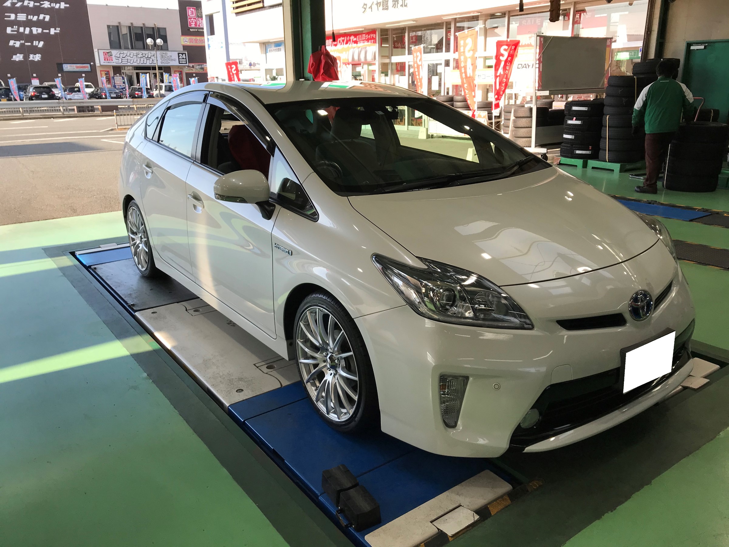 トヨタ プリウス ３０系タイヤ・ホイールセット＆車高調取付