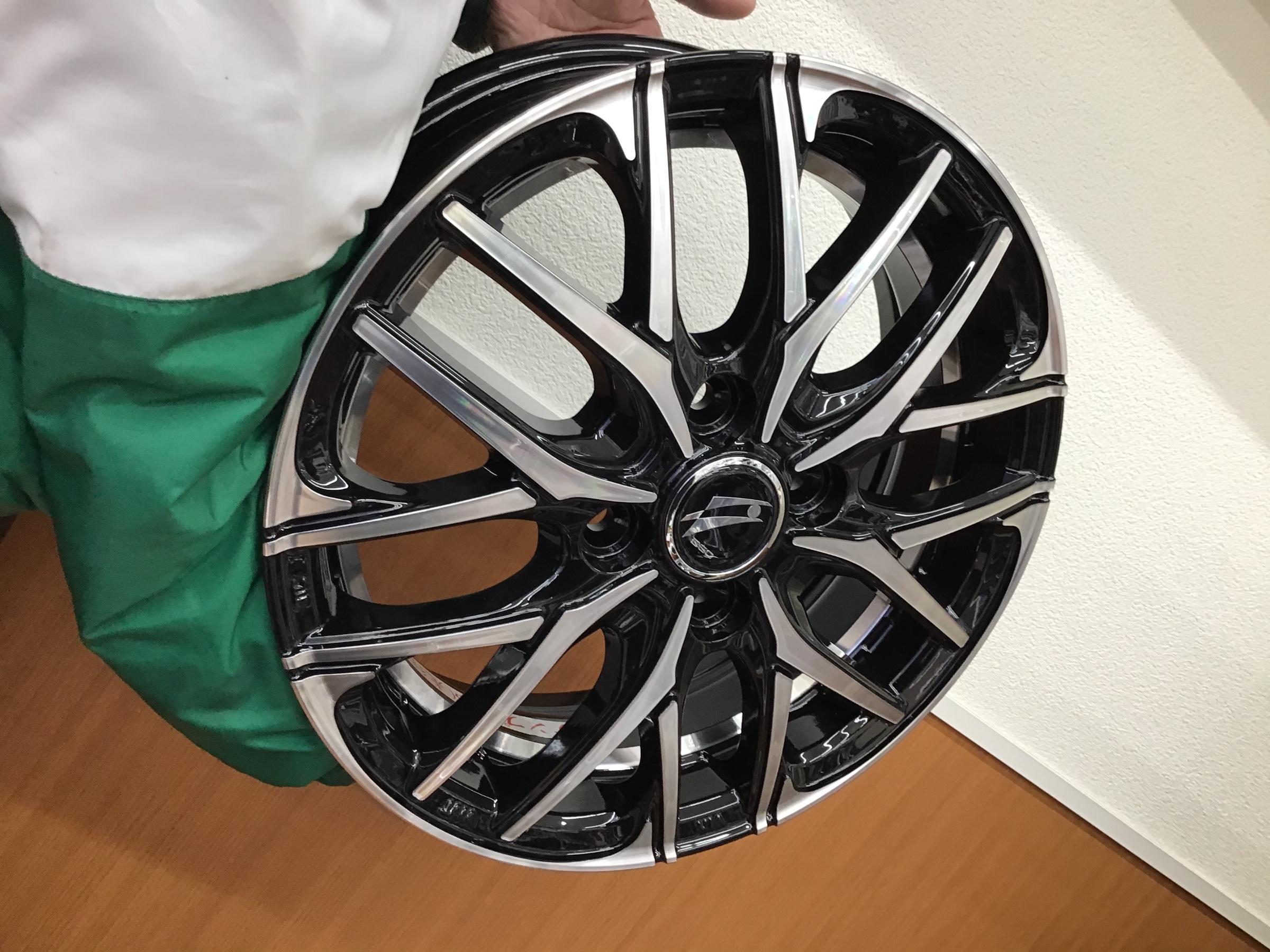 タイヤ・ホイール RENRYON 611WxaSDB2L._UF350,350_QL50_.jpg