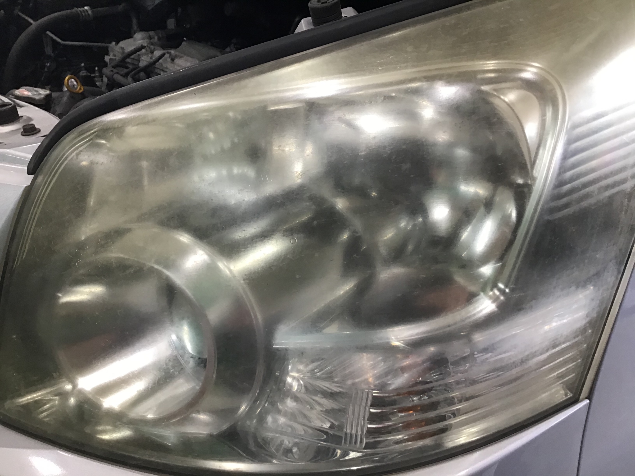 ヘッドライトコーティング実例 トヨタ サービス事例 タイヤ館 さいたま新都心 タイヤからはじまる トータルカーメンテナンス タイヤ館グループ