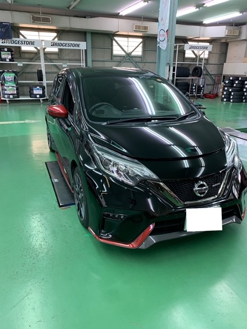 ノートニスモに車高調取付 日産 ノートnismo その他 パーツ取付 サスペンション取付 スタッフ日記 タイヤ館 高島平 東京都のタイヤ カー用品ショップ タイヤからはじまる トータルカーメンテナンス タイヤ館グループ