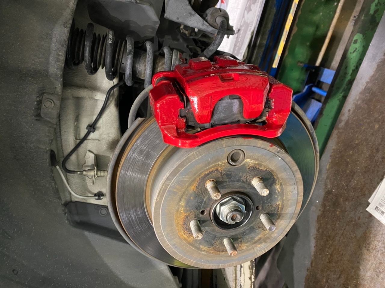 キャリパー塗装 その他 取り付け 施工事例集 タイヤ館 福岡西 タイヤからはじまる トータルカーメンテナンス タイヤ館グループ