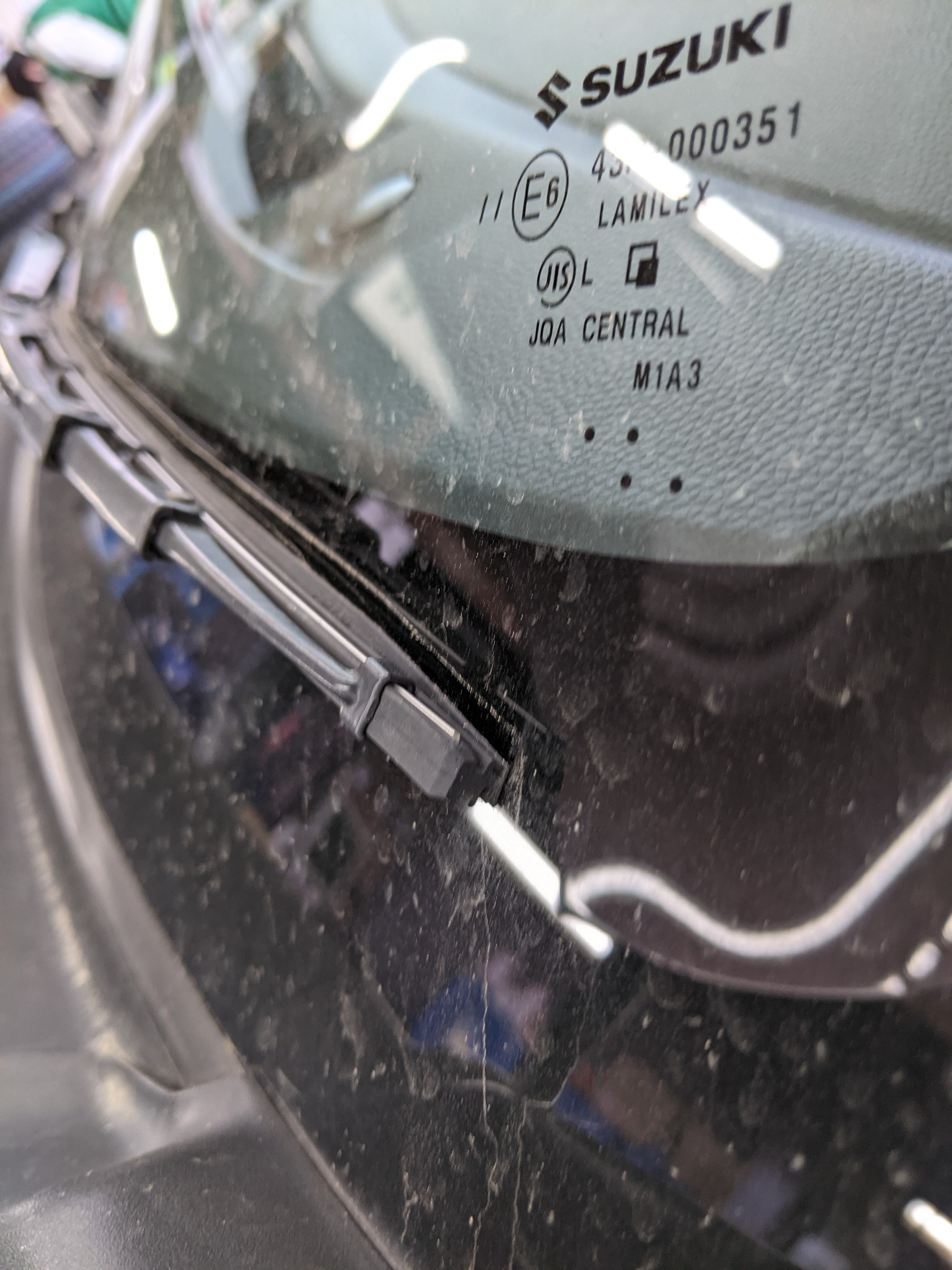 スズキ スイフト Zc53s ワイパー交換 スズキ スイフト メンテナンス商品 サービス事例 タイヤ館 うしく上柏田 茨城県のタイヤ カー用品ショップ タイヤからはじまる トータルカーメンテナンス タイヤ館グループ