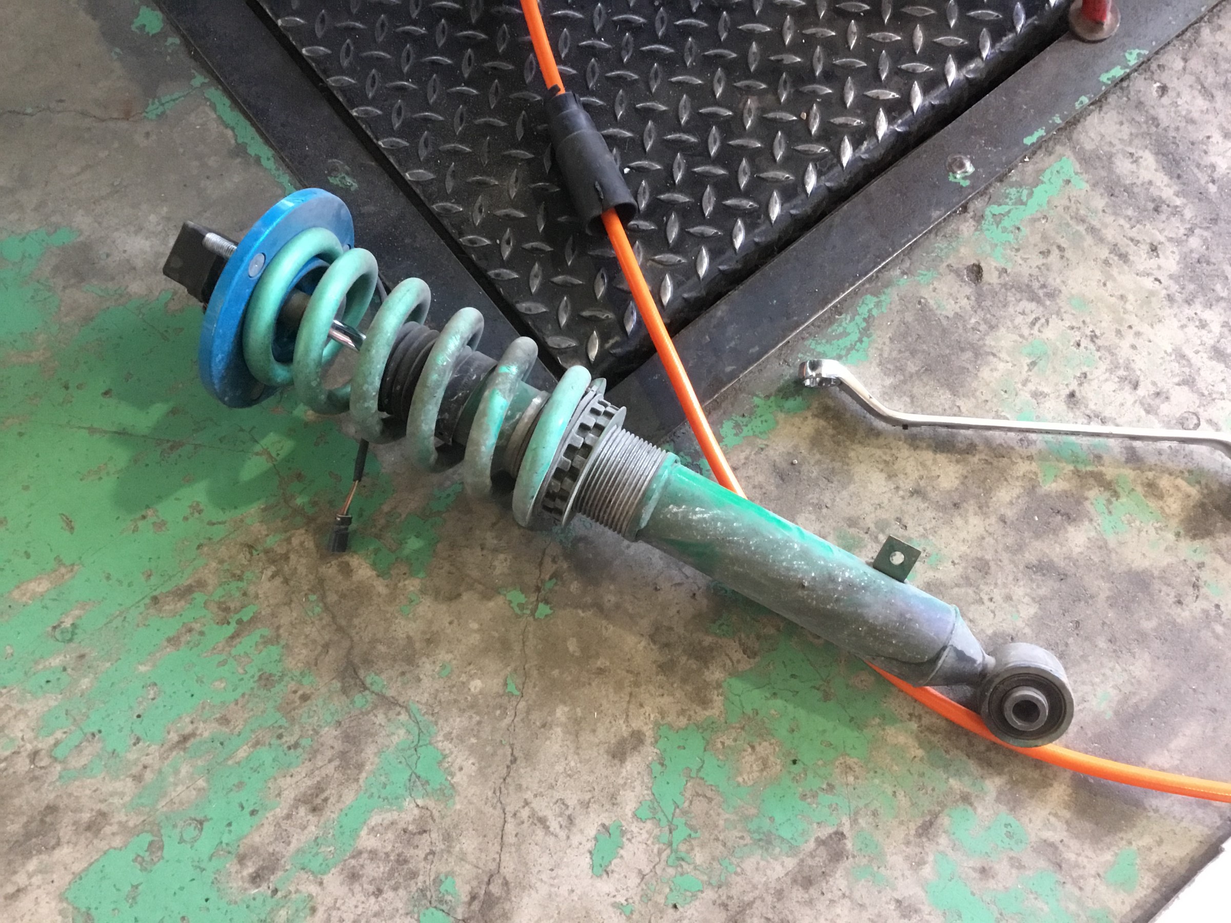 Ga70型スープラ 車高調整式サスペンション交換 トヨタ スープラ その他 パーツ取付 サスペンション取付 技術サービスブログ タイヤ館 鎌ヶ谷 千葉県のタイヤ カー用品ショップ タイヤからはじまる トータルカーメンテナンス タイヤ館グループ