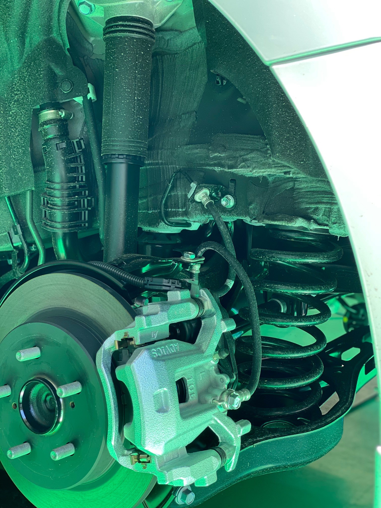 トヨタ カムリHV（AXVH70） TEIN FLEX-Z 車高調 取付 | 店舗おススメ