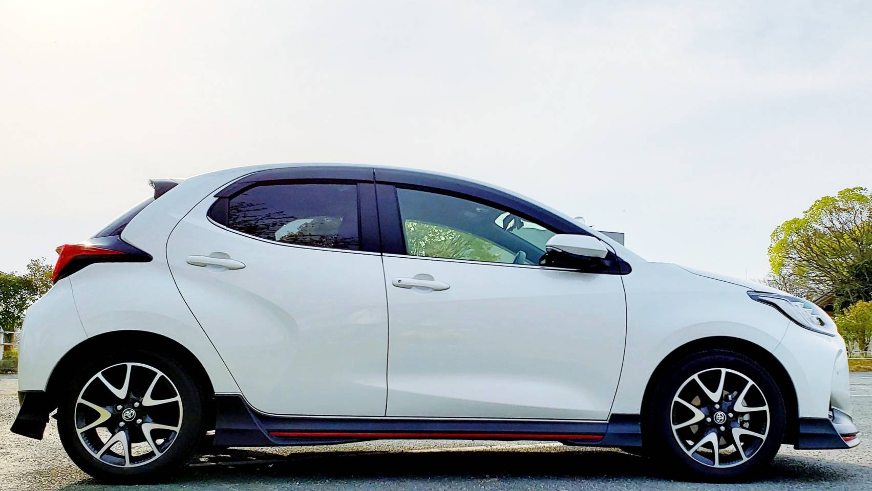 TOYOTAヤリス タナベDF210とホイール装備 | 店舗おススメ情報