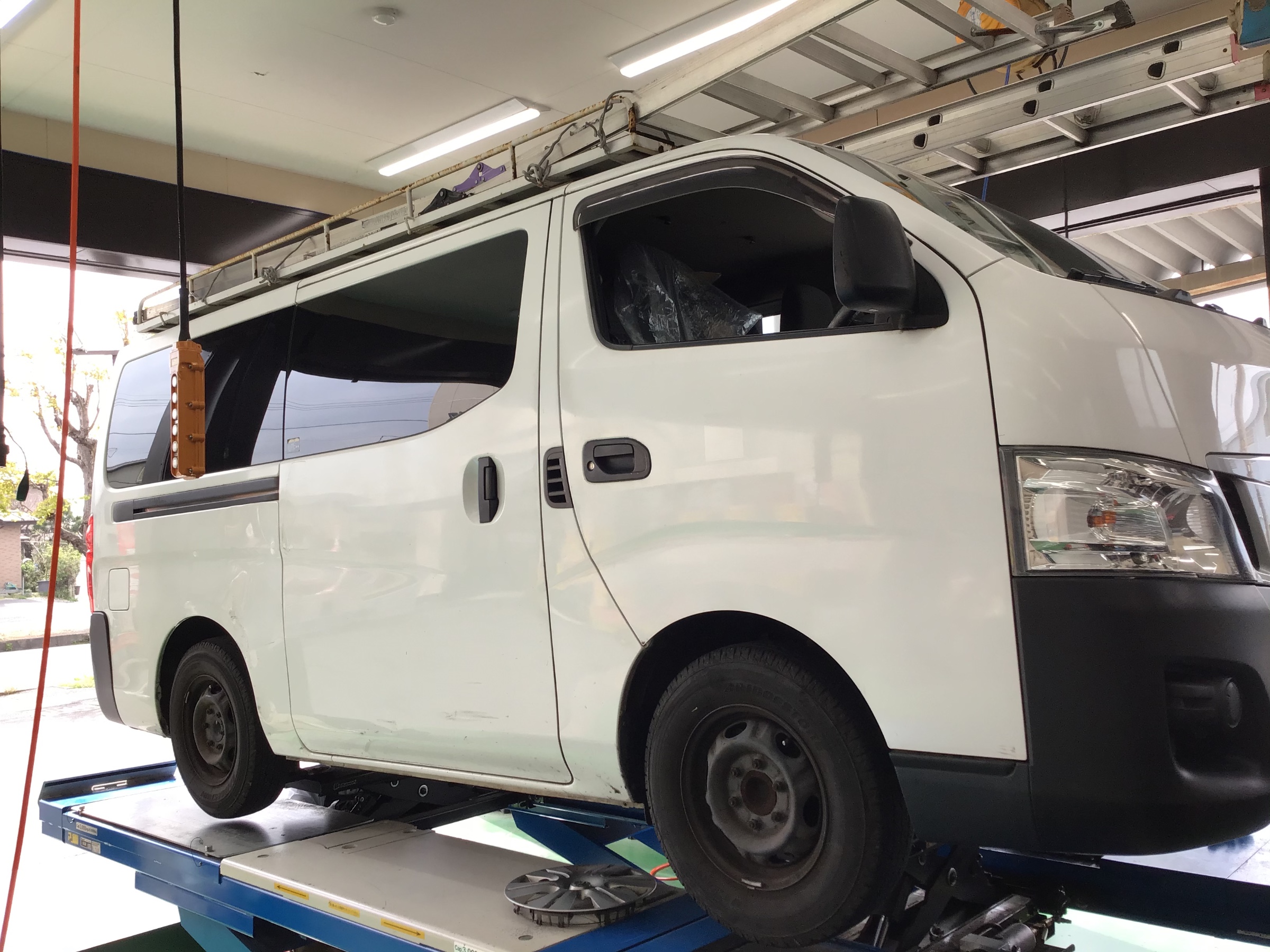 キャラバン タイヤ交換 195/80R15 107/105 | 日産 NV350キャラバン