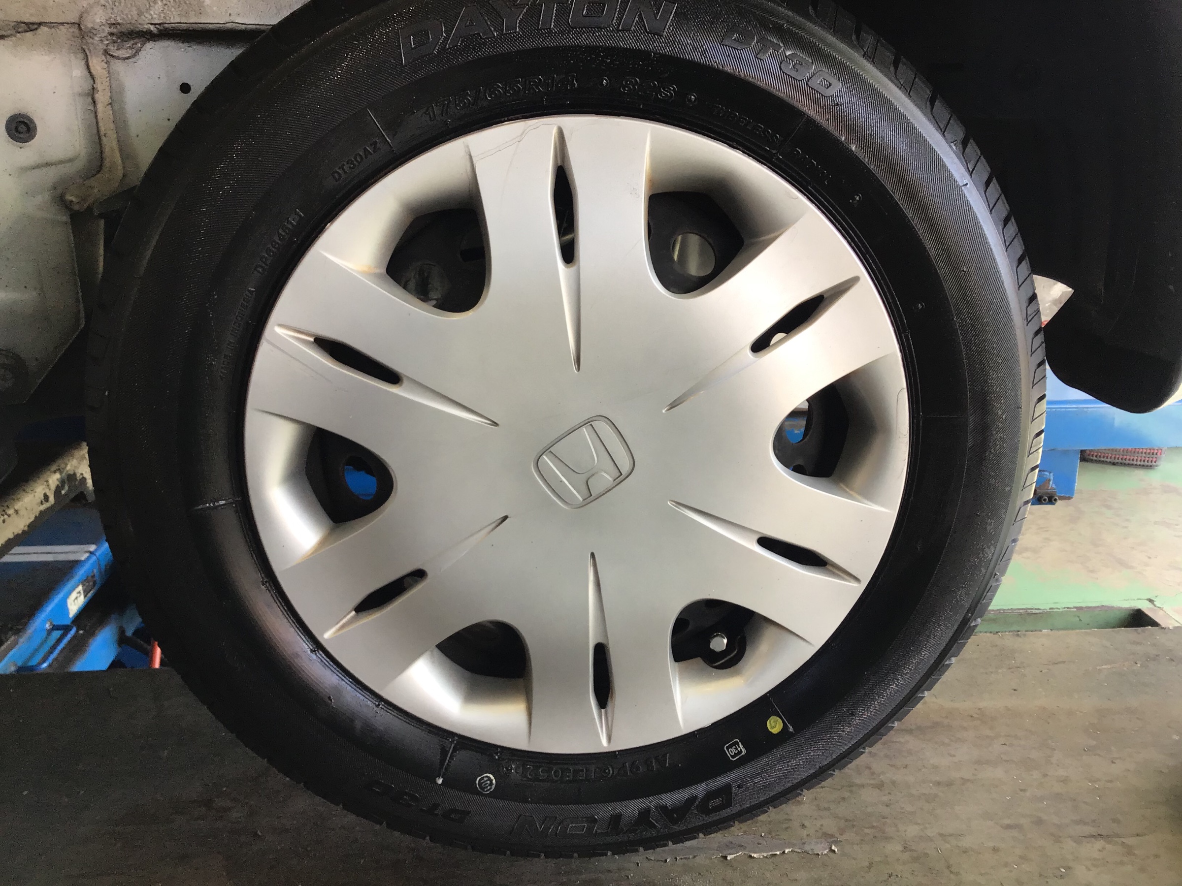 ホンダ フィット タイヤ交換 ホンダ フィット タイヤ