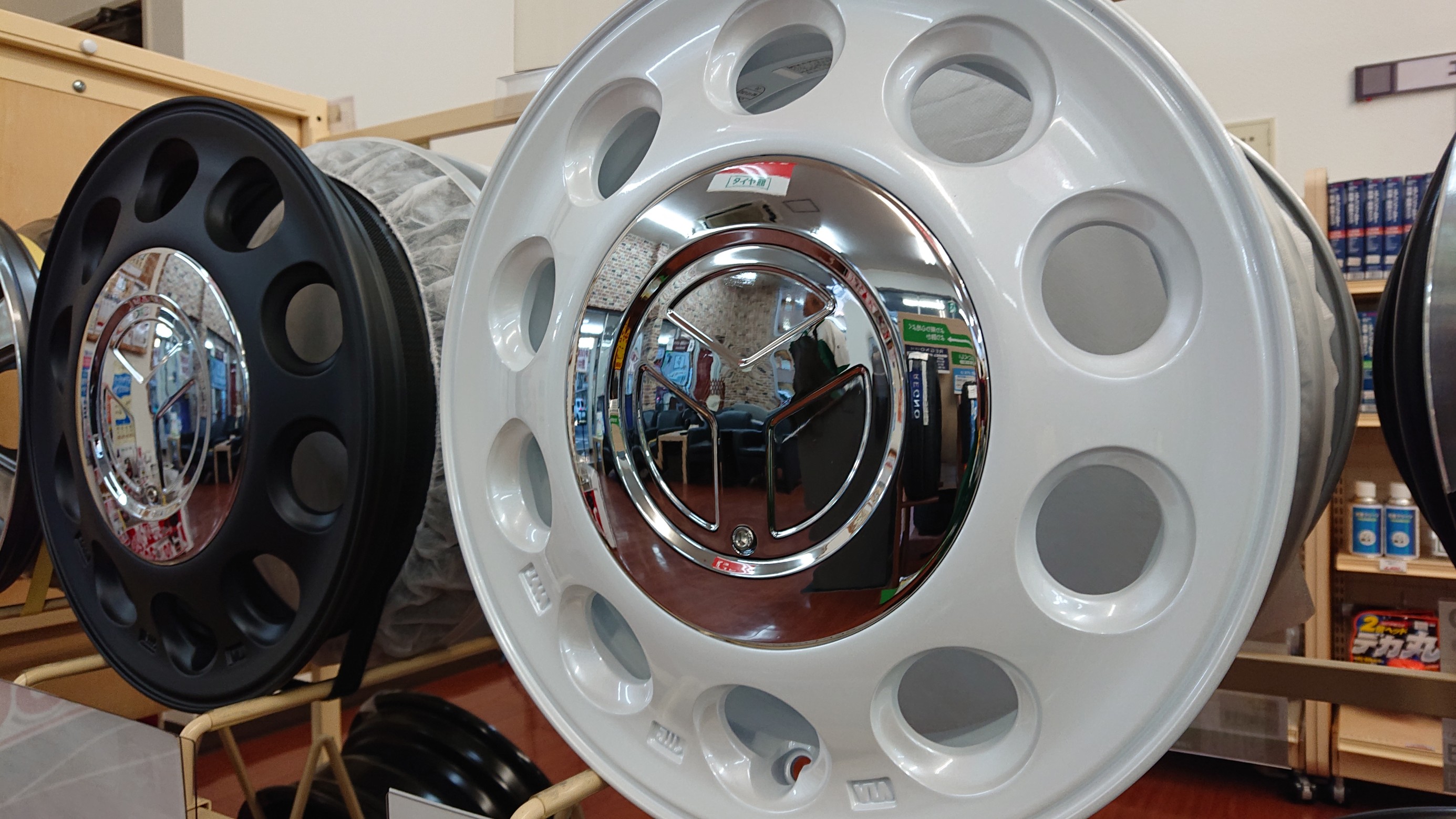 New ｐｉｅｄｉｎｏ ピエディーノ アルミホイール スタッフ日記 タイヤ館 新松戸 千葉県のタイヤ カー用品ショップ タイヤからはじまる トータルカーメンテナンス タイヤ館グループ