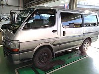 100系ハイエース・タイヤホイール取付・タイヤ195→215へサイズ