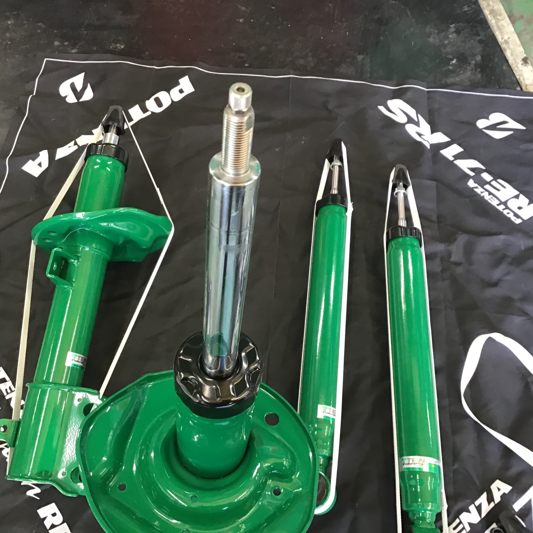 ホンダ/オデッセイ】ショック交換 | 店舗おススメ情報 | タイヤ館