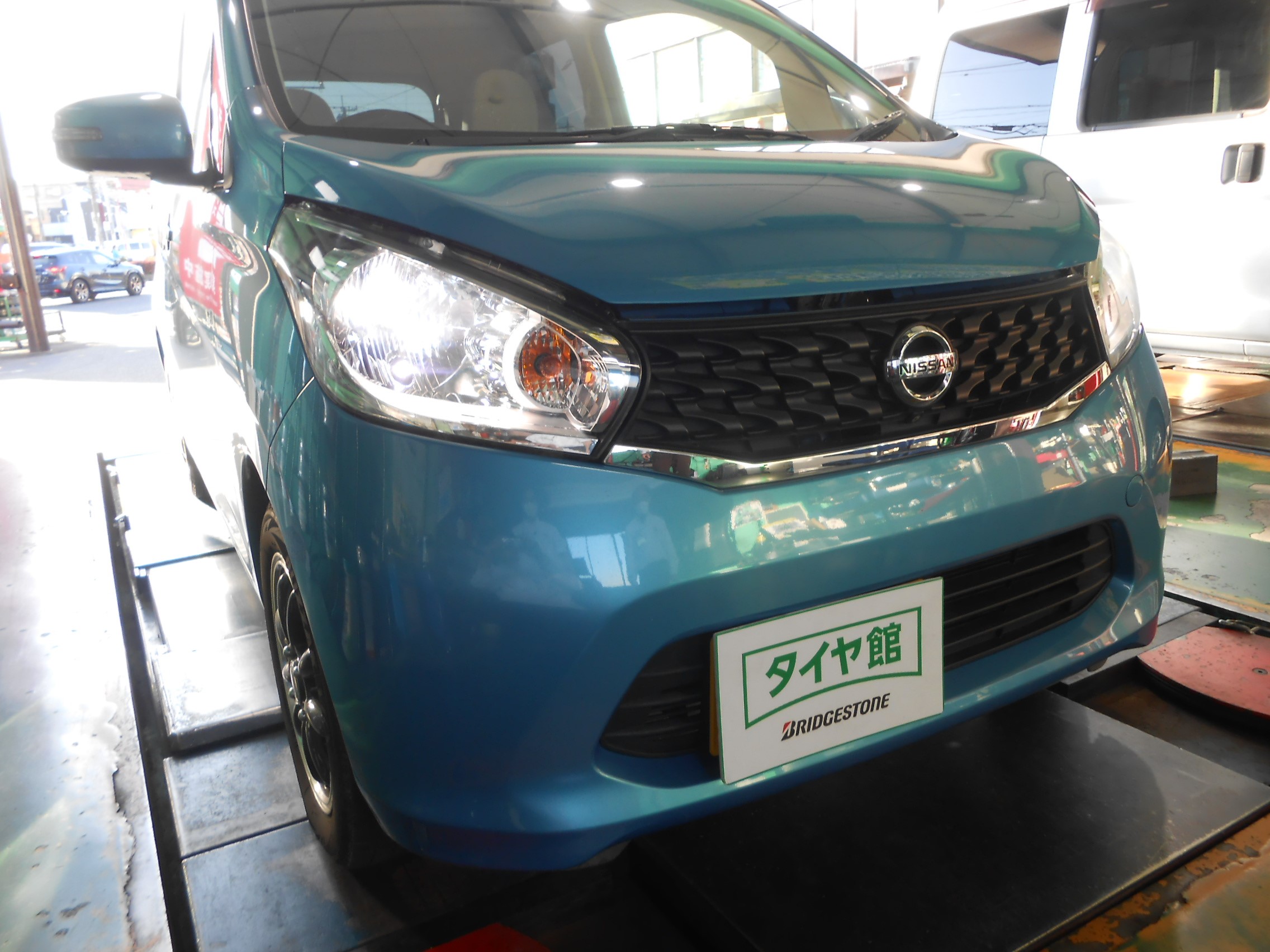 ☆デイズ ヘッドライトバルブ交換☆ | 日産 デイズ その他 カー用品