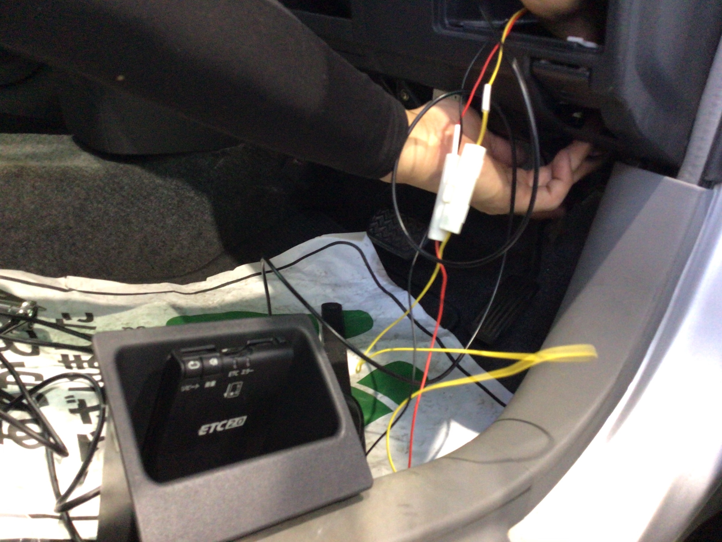 シエンタ Etc車載器取付 トヨタ シエンタ Av ナビ機器 Etc対応 サービス事例 タイヤ館 大宮西 タイヤからはじまる トータルカーメンテナンス タイヤ館グループ