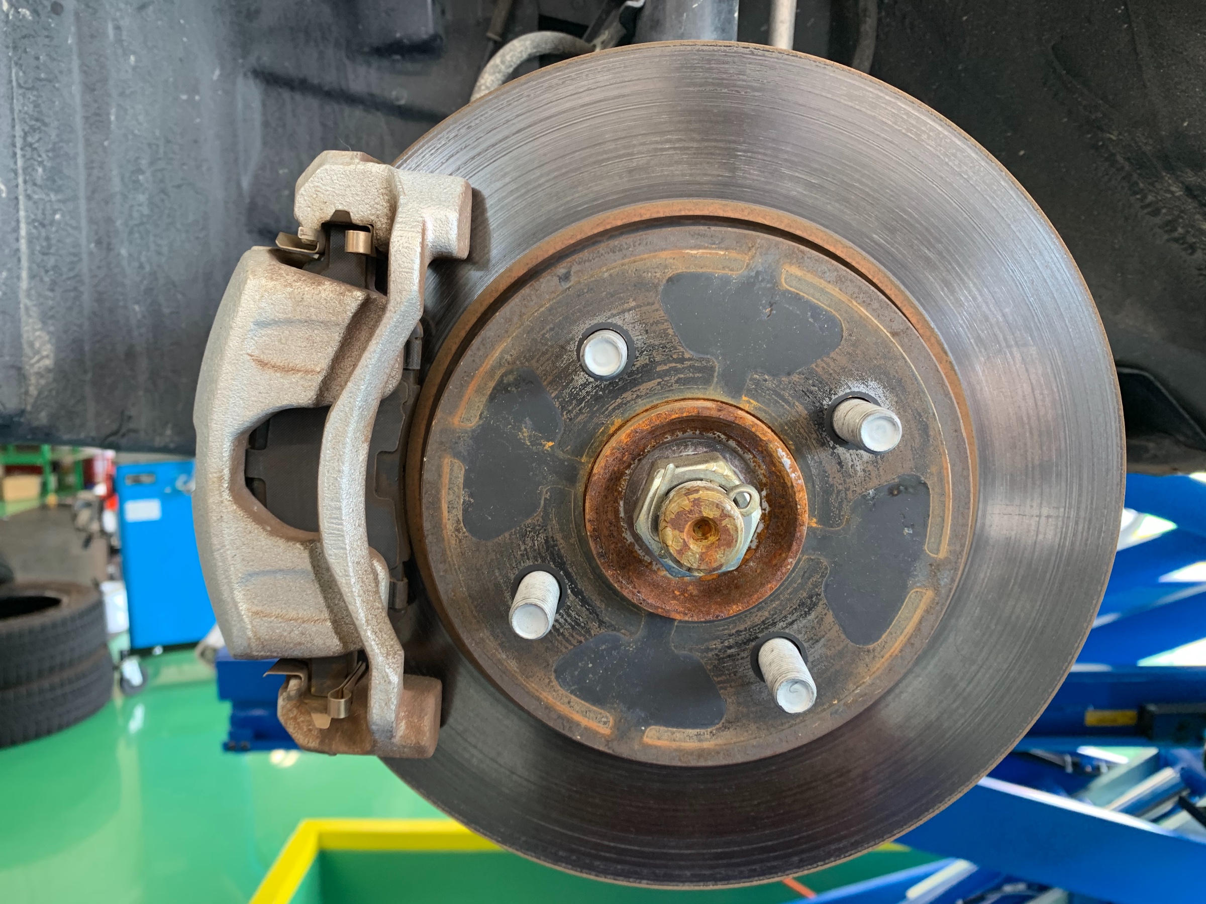 ハブ Before フロント