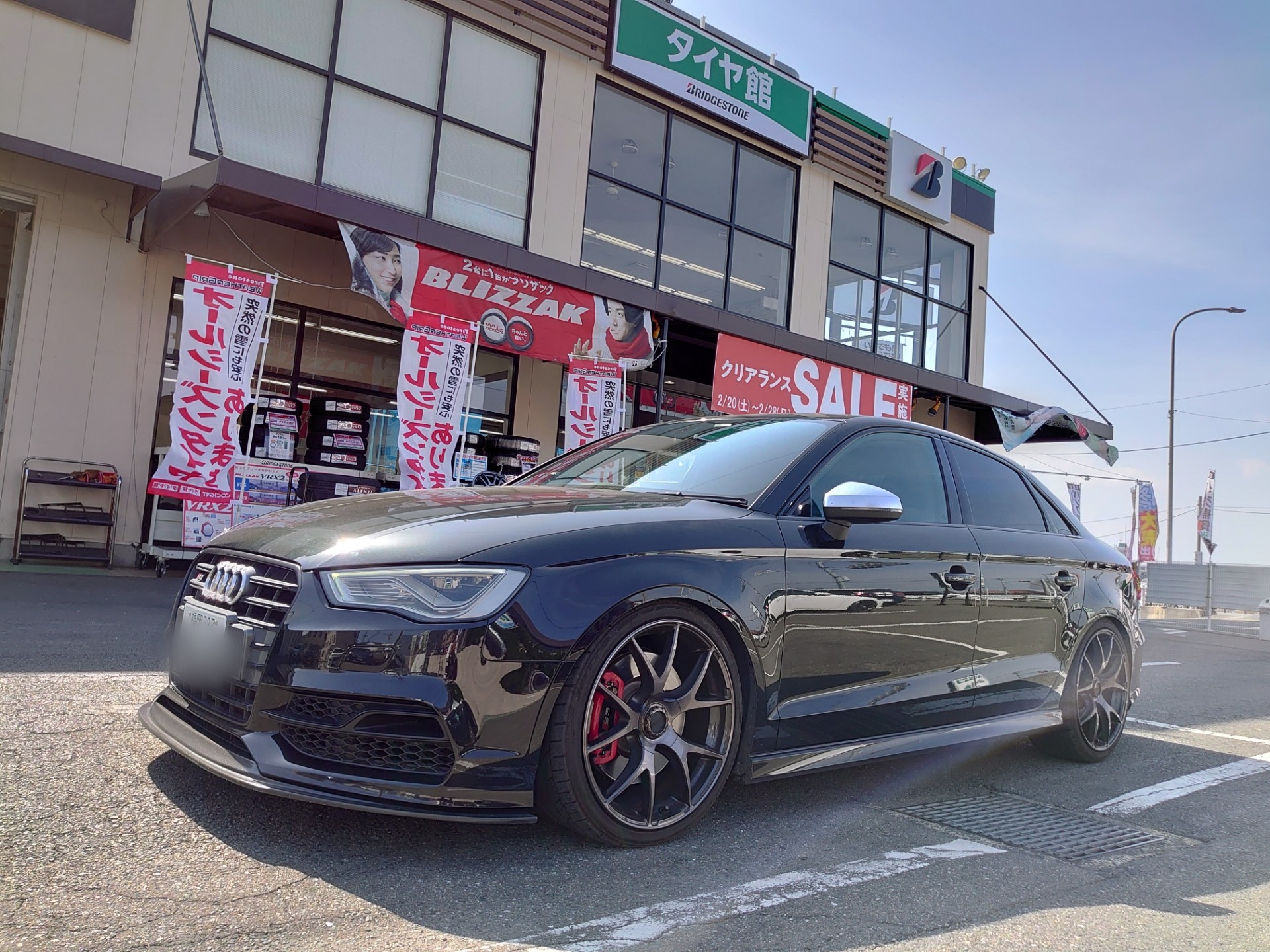 Audi S3 8V の ボンネットダンパー交換しました♪ | アウディ S3