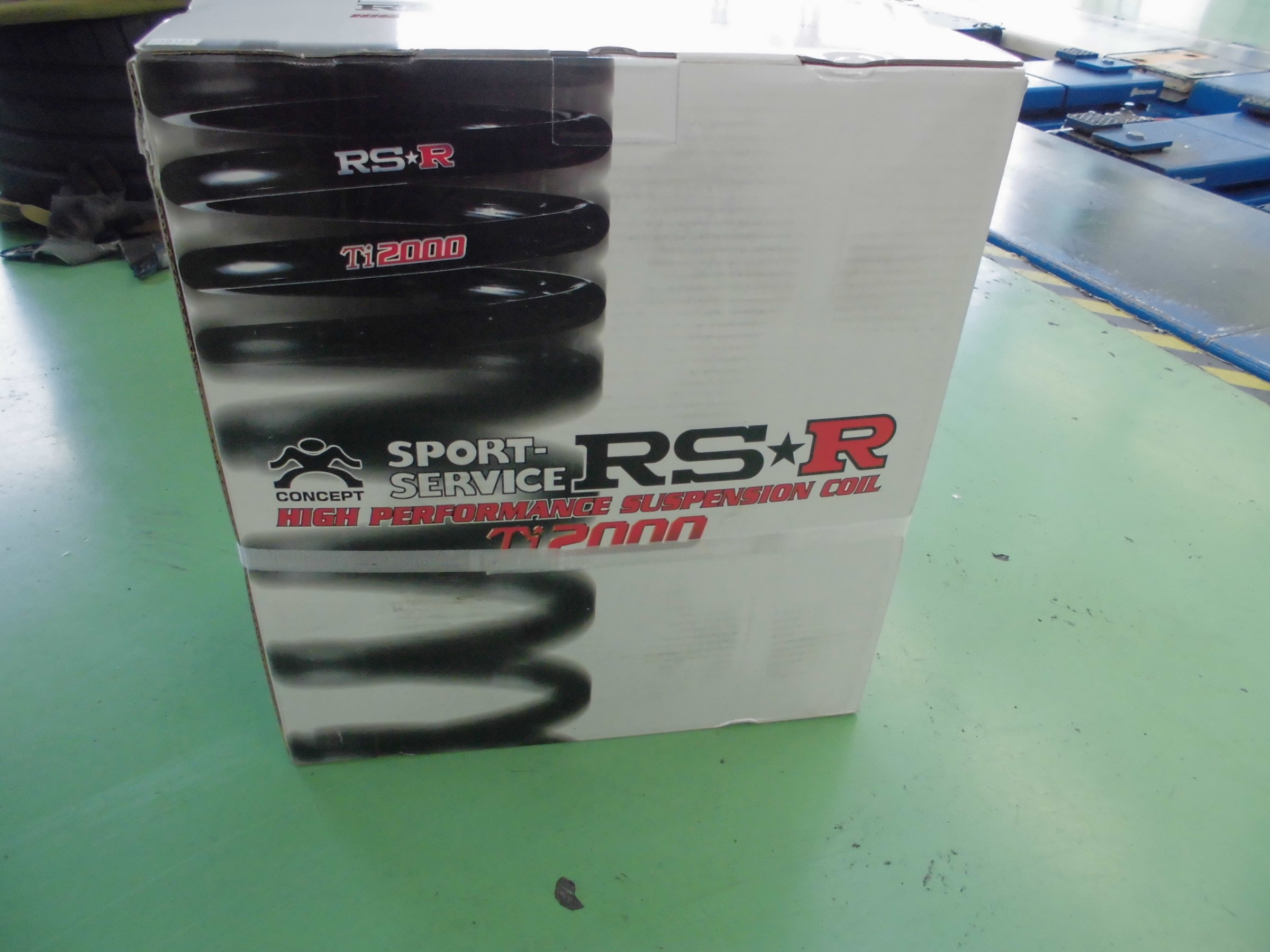 レクサスRX 450hに RSR Ti2000ダウンサスお取り付け(^O