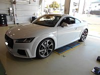 アウディTTroadster×ベントレーホイール 1/18 5e9dd8b3a5fe942faaeb8f4644d885