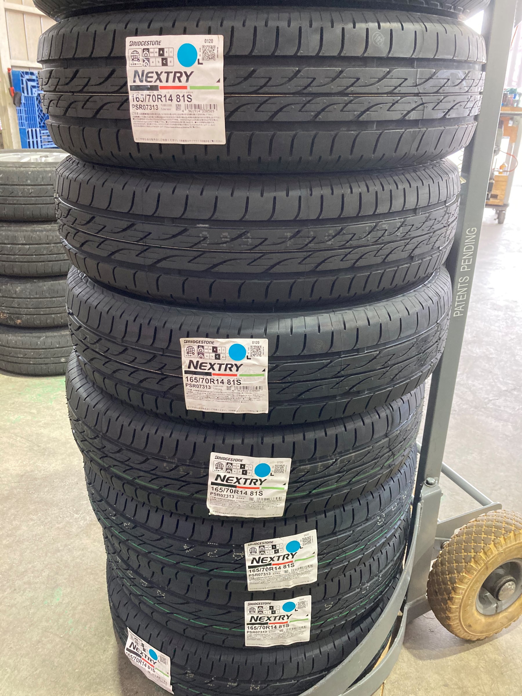 ノーマルタイヤ予約受付中 タイヤ タイヤ ホイール関連 タイヤ ホイール交換 スタッフ日記 タイヤ館 イエス ワン タイヤからはじまる トータルカーメンテナンス タイヤ館グループ