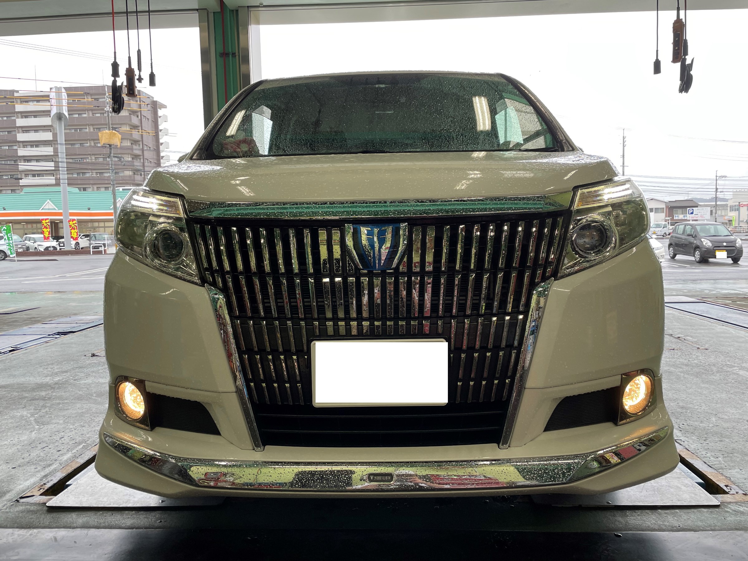 エスクァイアにled取付 トヨタ エスクァイア その他 パーツ取付 各種用品取付 サービス事例 タイヤ館 倉敷大島 タイヤからはじまる トータルカーメンテナンス タイヤ館グループ