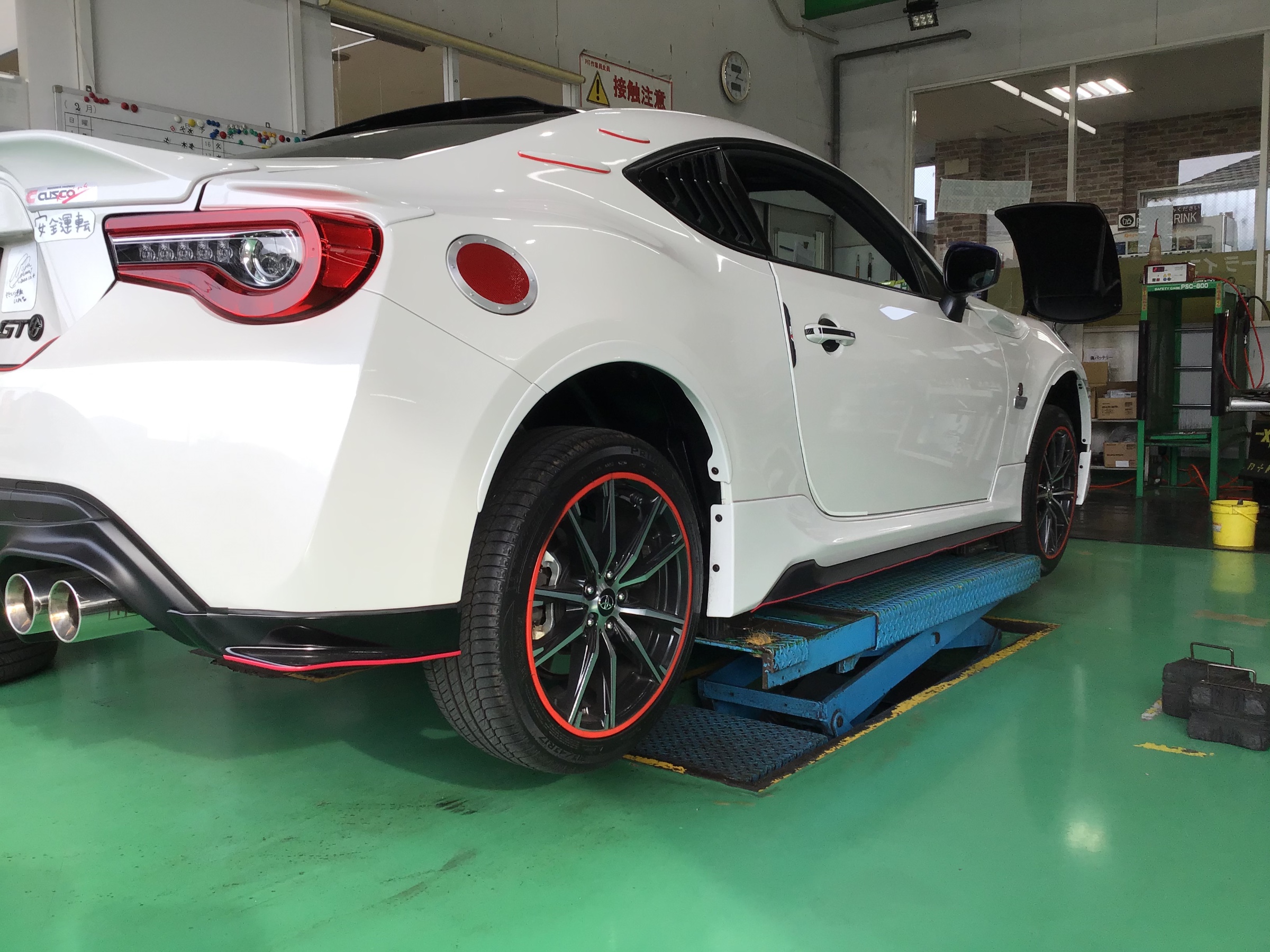 トヨタ・86後期型(ZN6) アルミホイール交換！ | 店舗おススメ