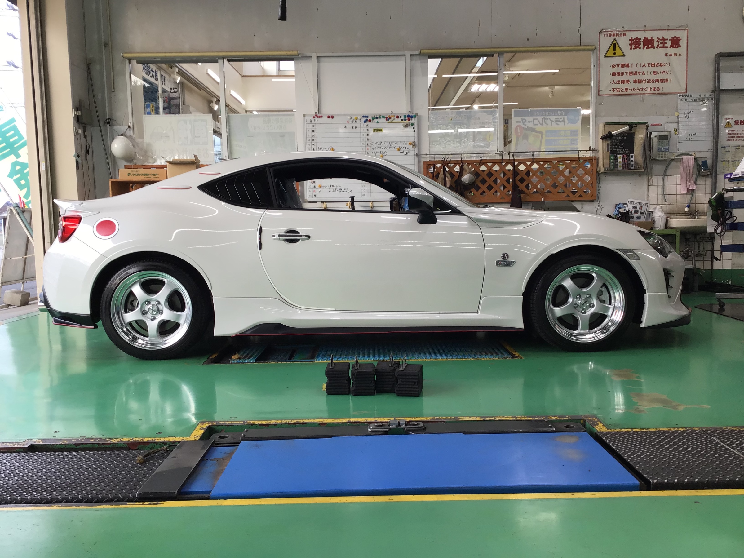 トヨタ・86後期型(ZN6) アルミホイール交換！ | 店舗おススメ