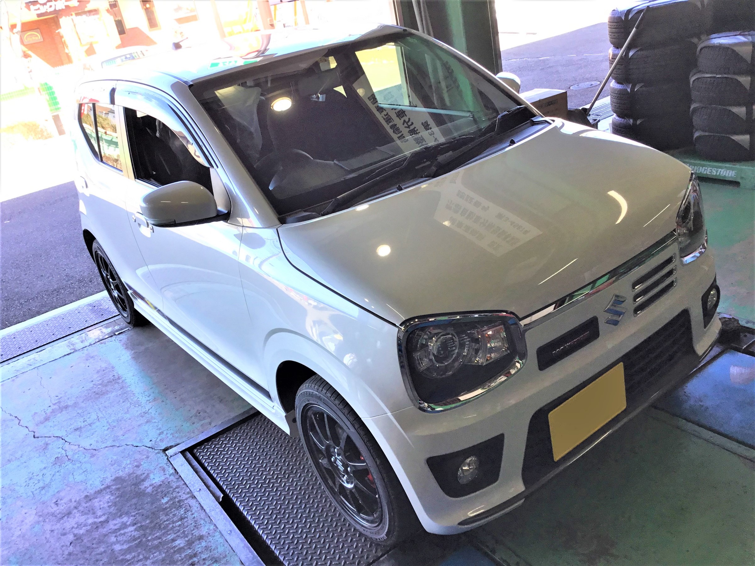 Ha36s型アルトワークス ブーストメーターのお取り付け スズキ アルトワークス その他 パーツ取付 マフラー類メーター類取付 技術サービスブログ タイヤ館 鎌ヶ谷 千葉県のタイヤ カー用品ショップ タイヤからはじまる トータルカーメンテナンス タイヤ館