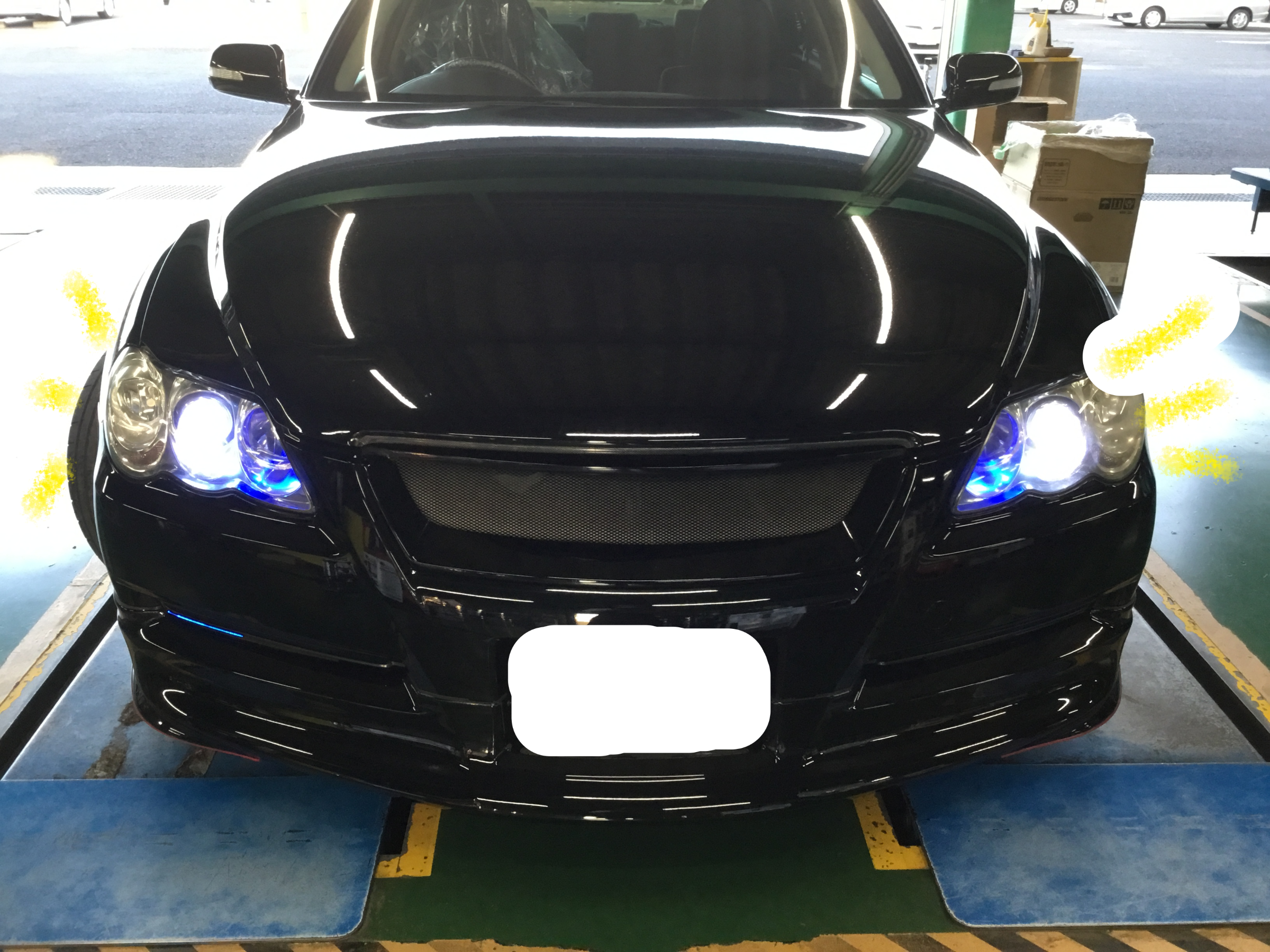 お車のヘッドライトバルブ暗く感じていませんか Ledに交換しませんか トヨタ マークx その他 サービス事例 タイヤ館 千葉ニュータウン 千葉県のタイヤ カー用品ショップ タイヤからはじまる トータルカーメンテナンス タイヤ館グループ