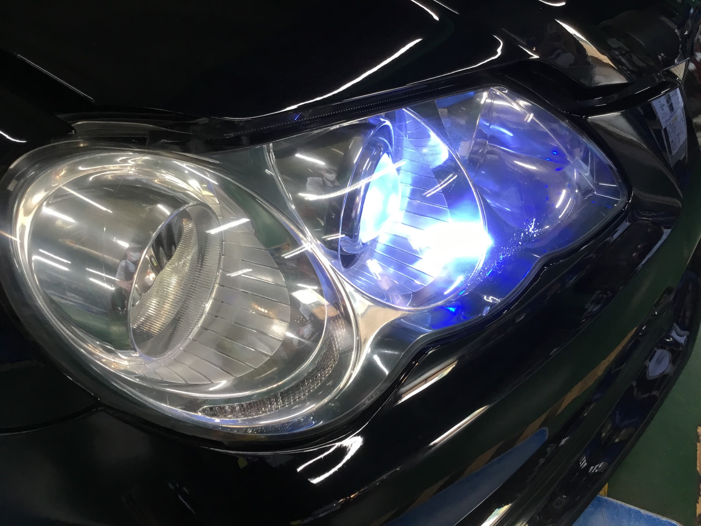 お車のヘッドライトバルブ暗く感じていませんか Ledに交換しませんか トヨタ マークx その他 サービス事例 タイヤ館 千葉ニュータウン 千葉県のタイヤ カー用品ショップ タイヤからはじまる トータルカーメンテナンス タイヤ館グループ