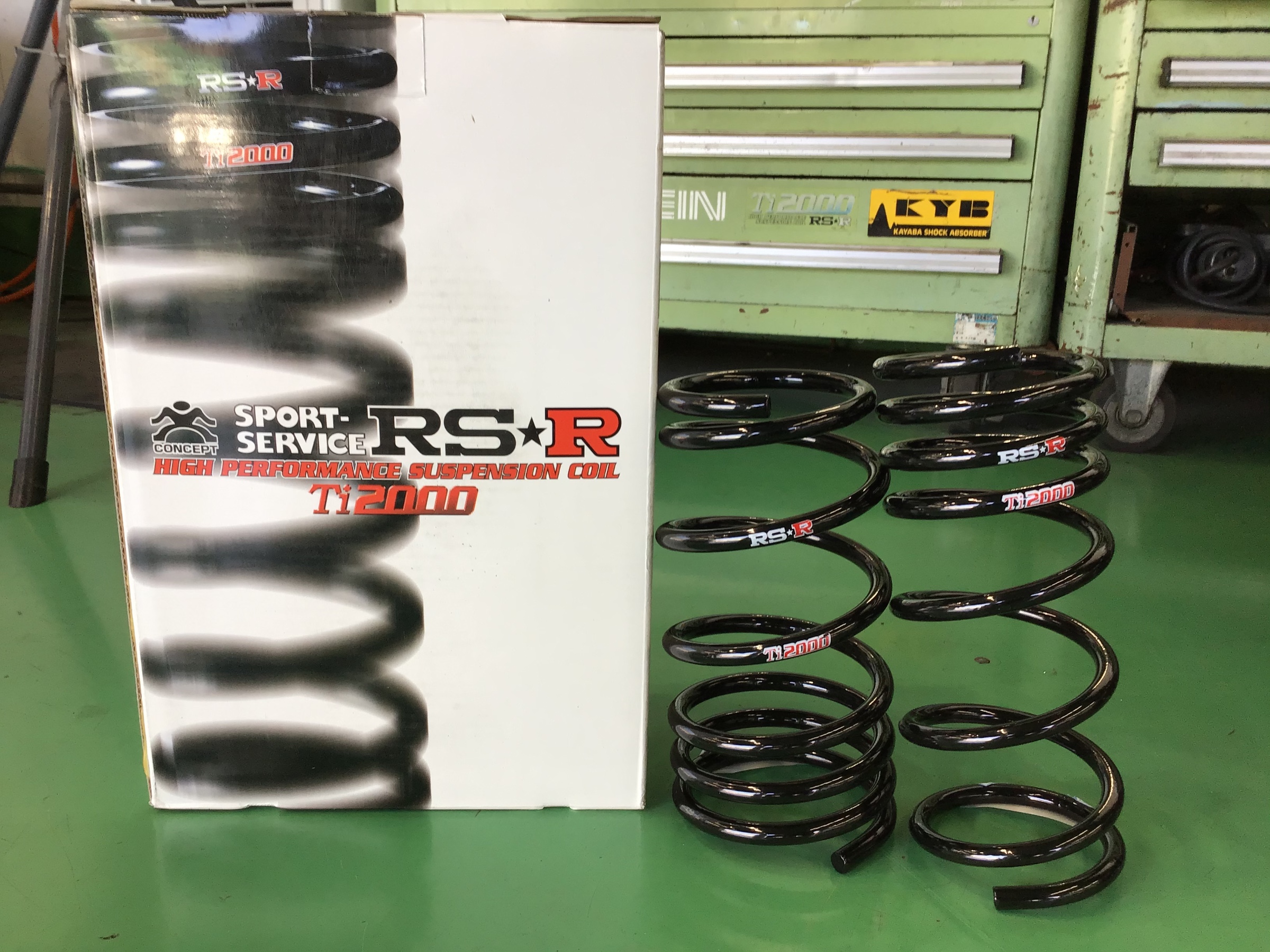 トヨタ・86後期型(ZN6) ダウンサス装着! | 店舗おススメ情報 トヨタ・86後期型(ZN6) ダウンサス装着! | 店舗おススメ情報
