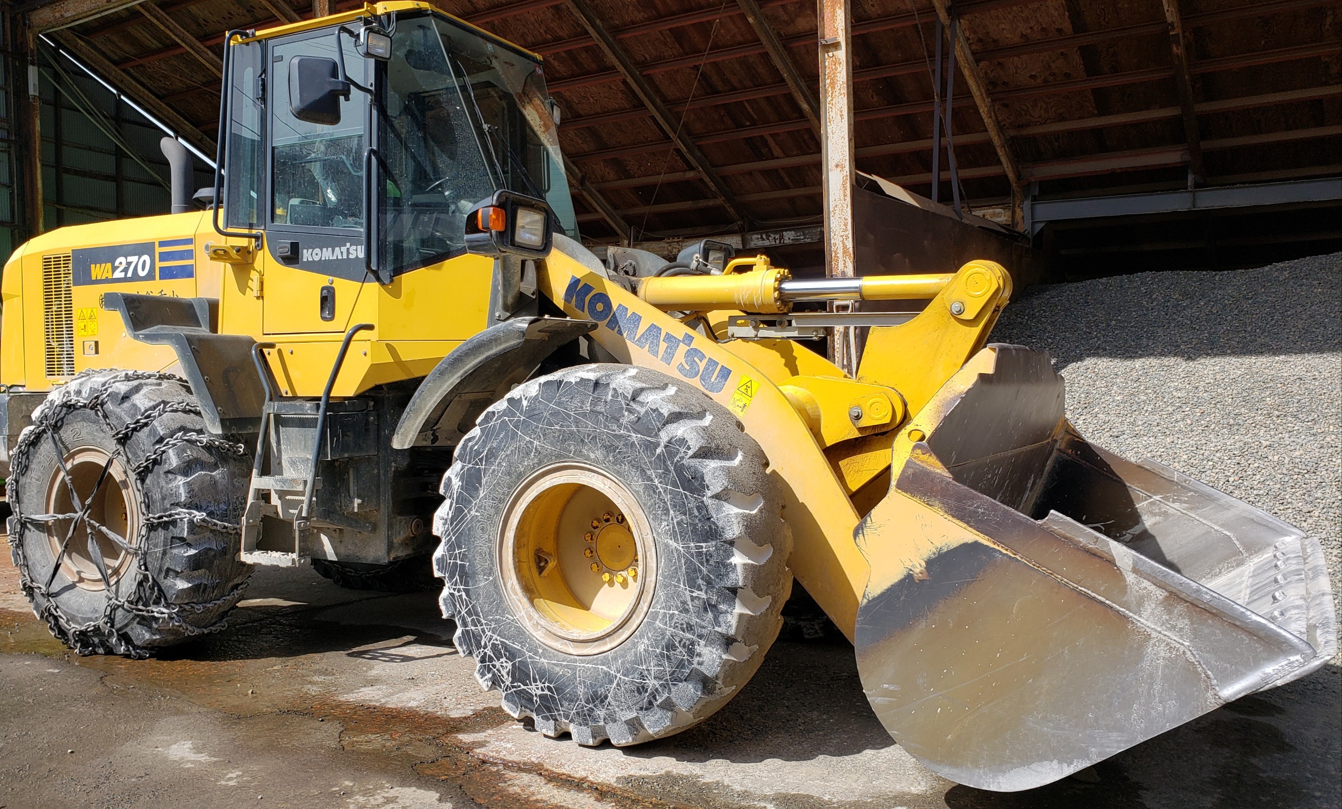 ホイールローダーのタイヤ点検 スタッフ日記 タイヤ館 小千谷 新潟県のタイヤ カー用品ショップ タイヤからはじまる トータルカーメンテナンス タイヤ館グループ