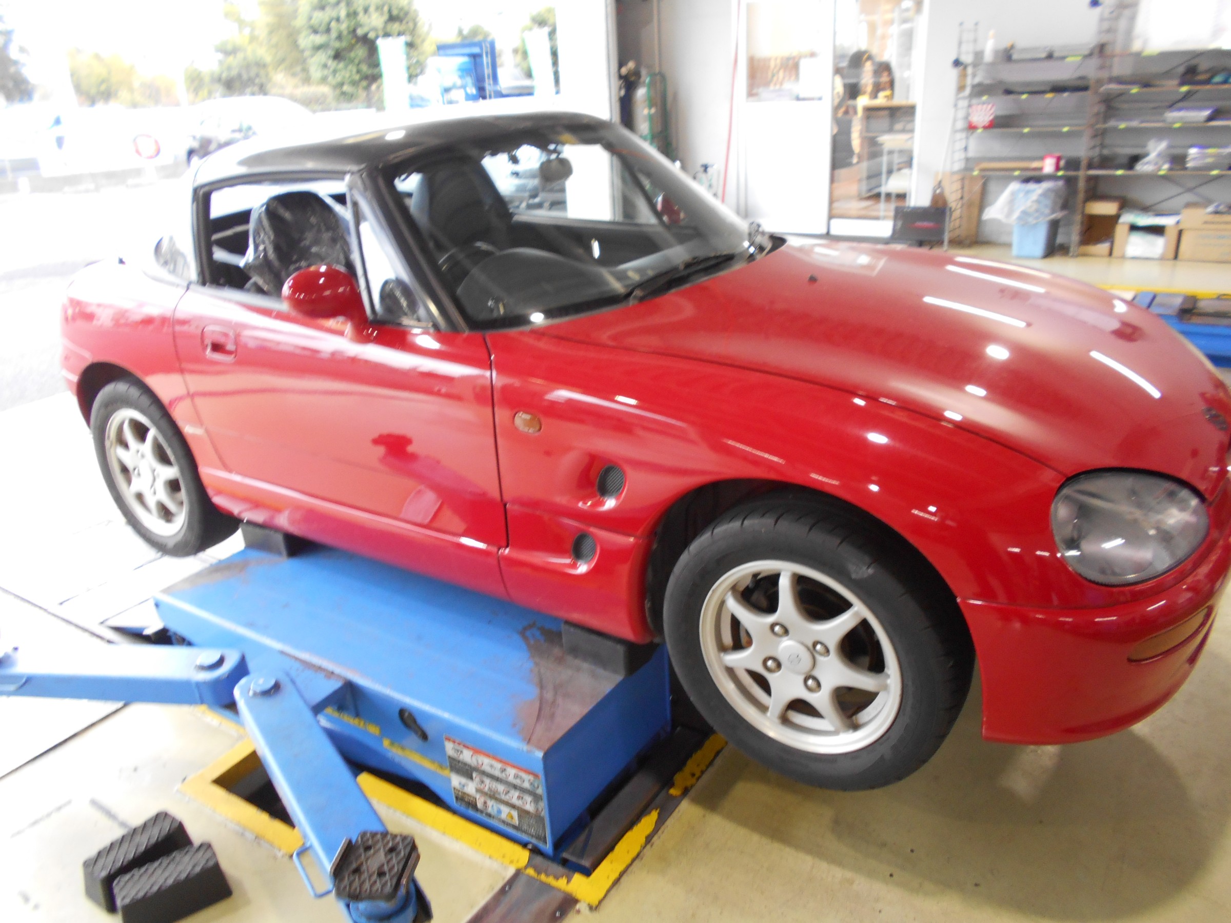 スズキ カプチーノ タイヤ交換 作業事例 タイヤ館 柏 千葉県のタイヤ カー用品ショップ タイヤからはじまる トータルカーメンテナンス タイヤ館グループ