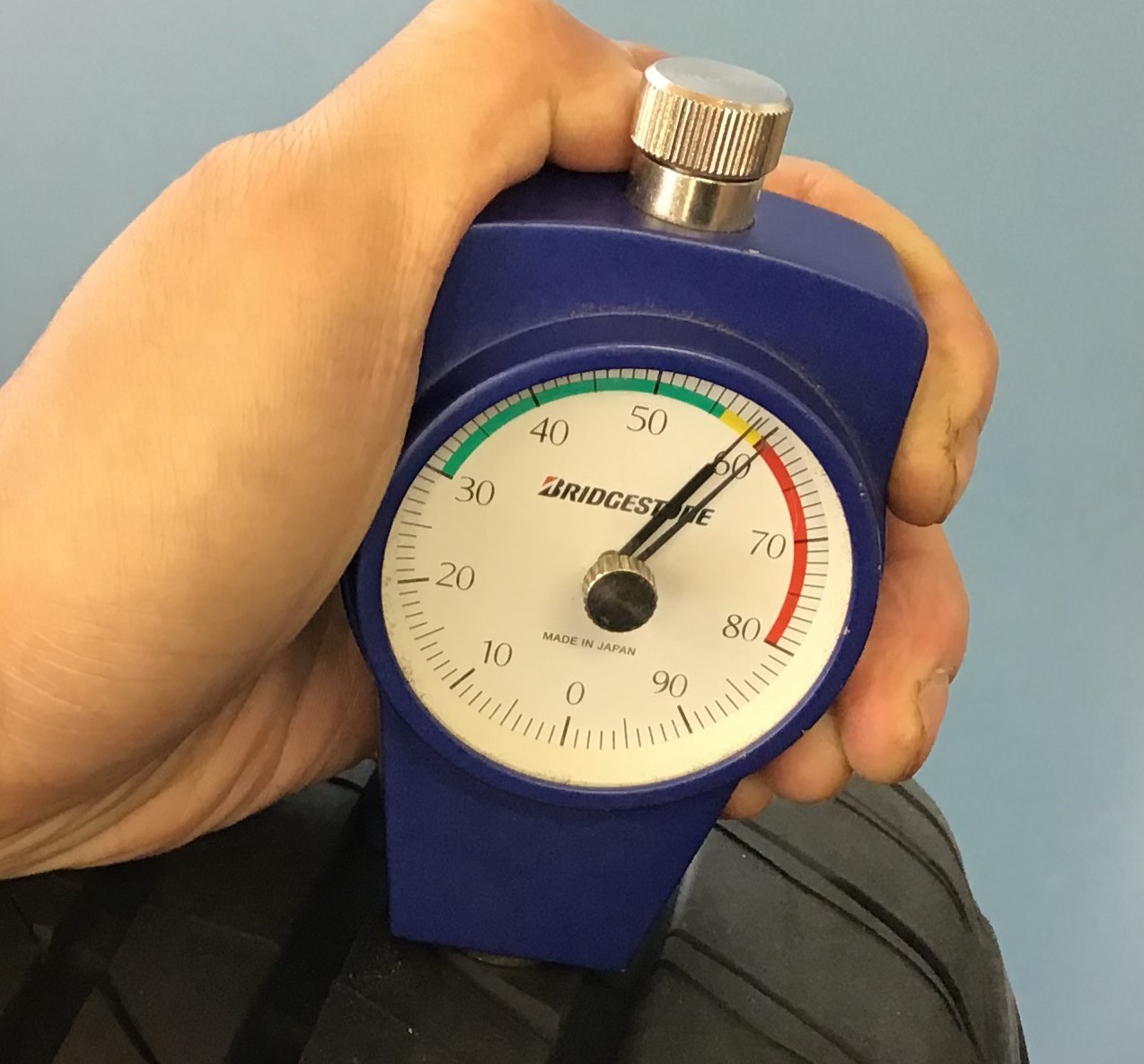 タイヤ 装着前に点検してみましょう スタッフ日記 タイヤ館 函館昭和 タイヤからはじまる トータルカーメンテナンス タイヤ館グループ