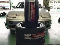 180SXのタイヤ4本 希少 中古 4本 日産 180SX 中期 純正 アルミホイール メッシュ 15