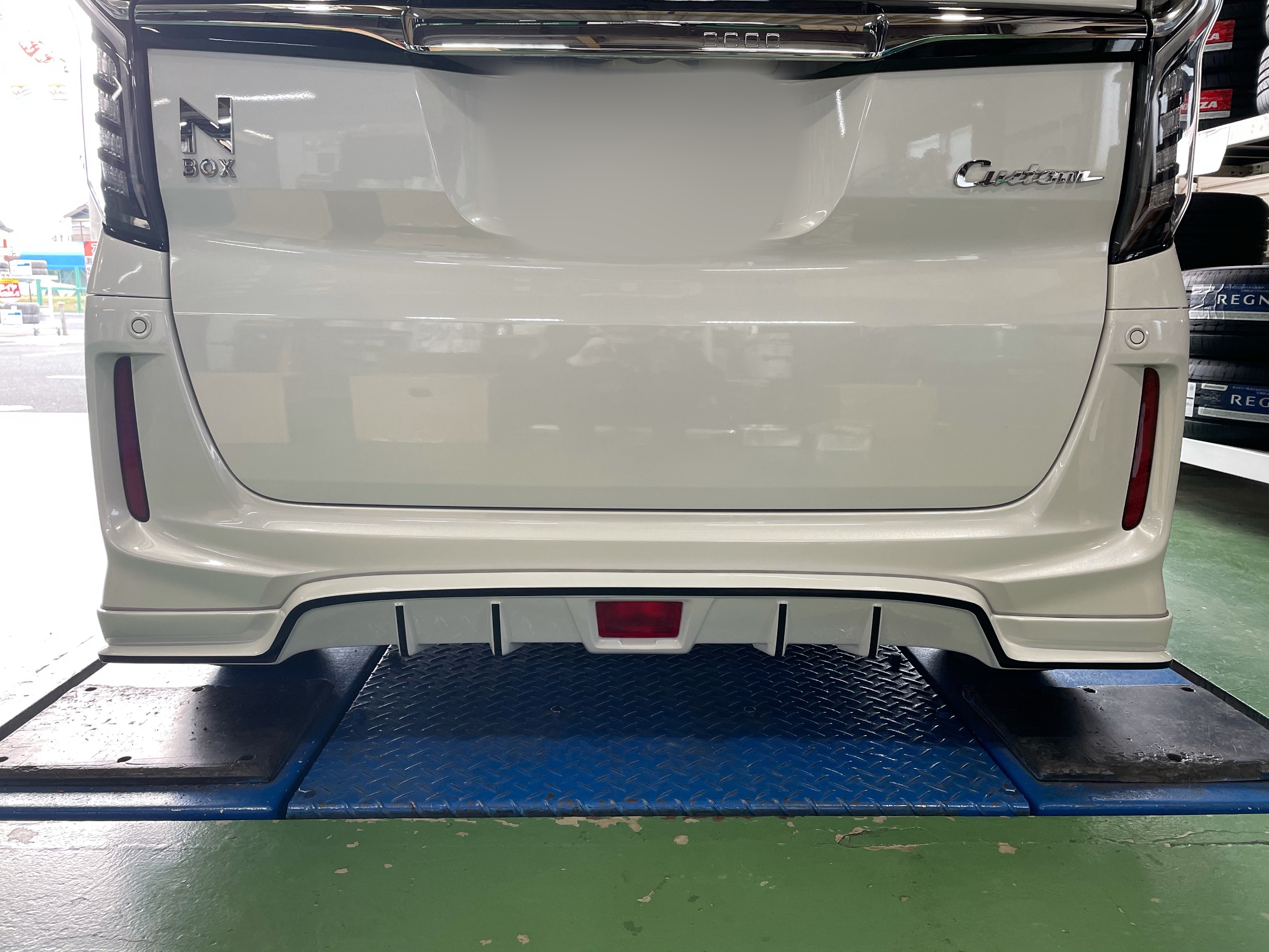 N-BOX CUSTOM(JF3)サーカスプロジェクト リアハーフスポイラー取付