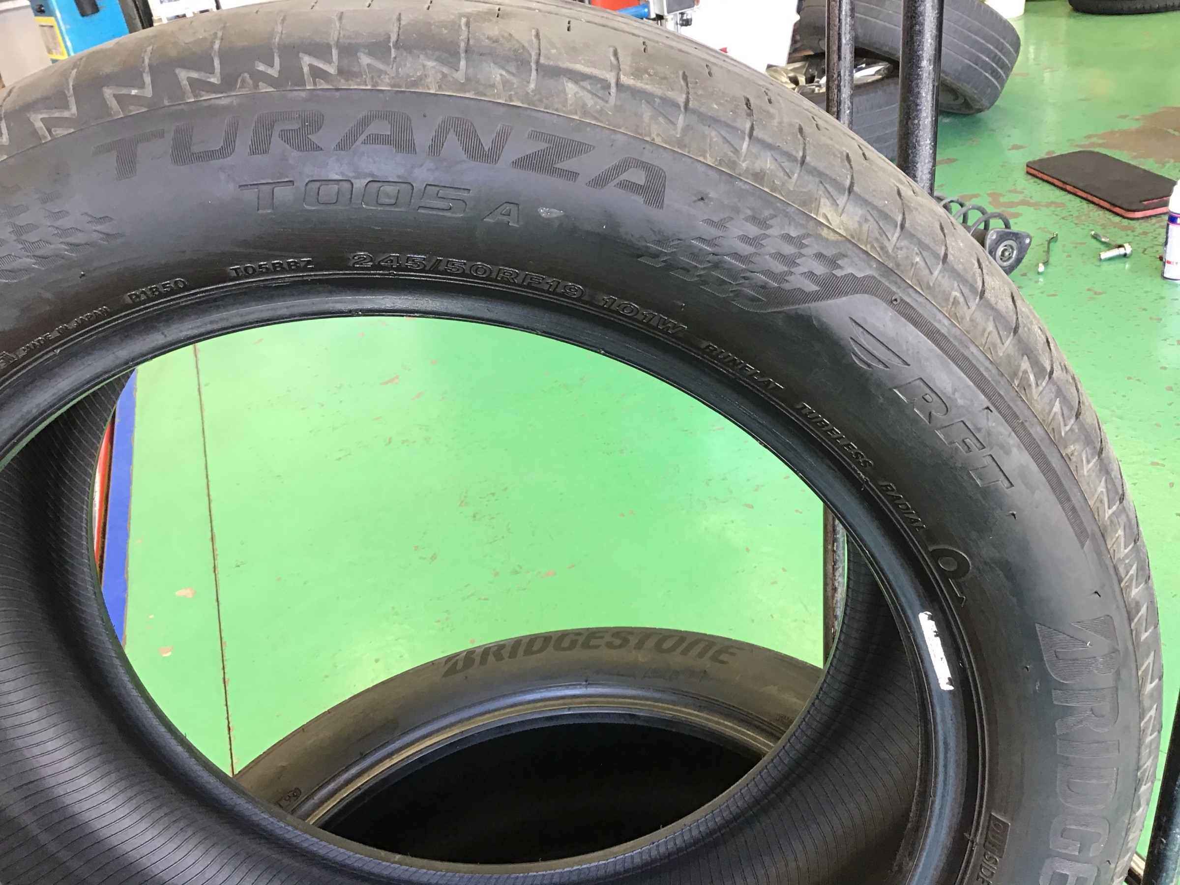 レクサス純正LS500 LS500hバージョンLランフラットタイヤ245/50RF19