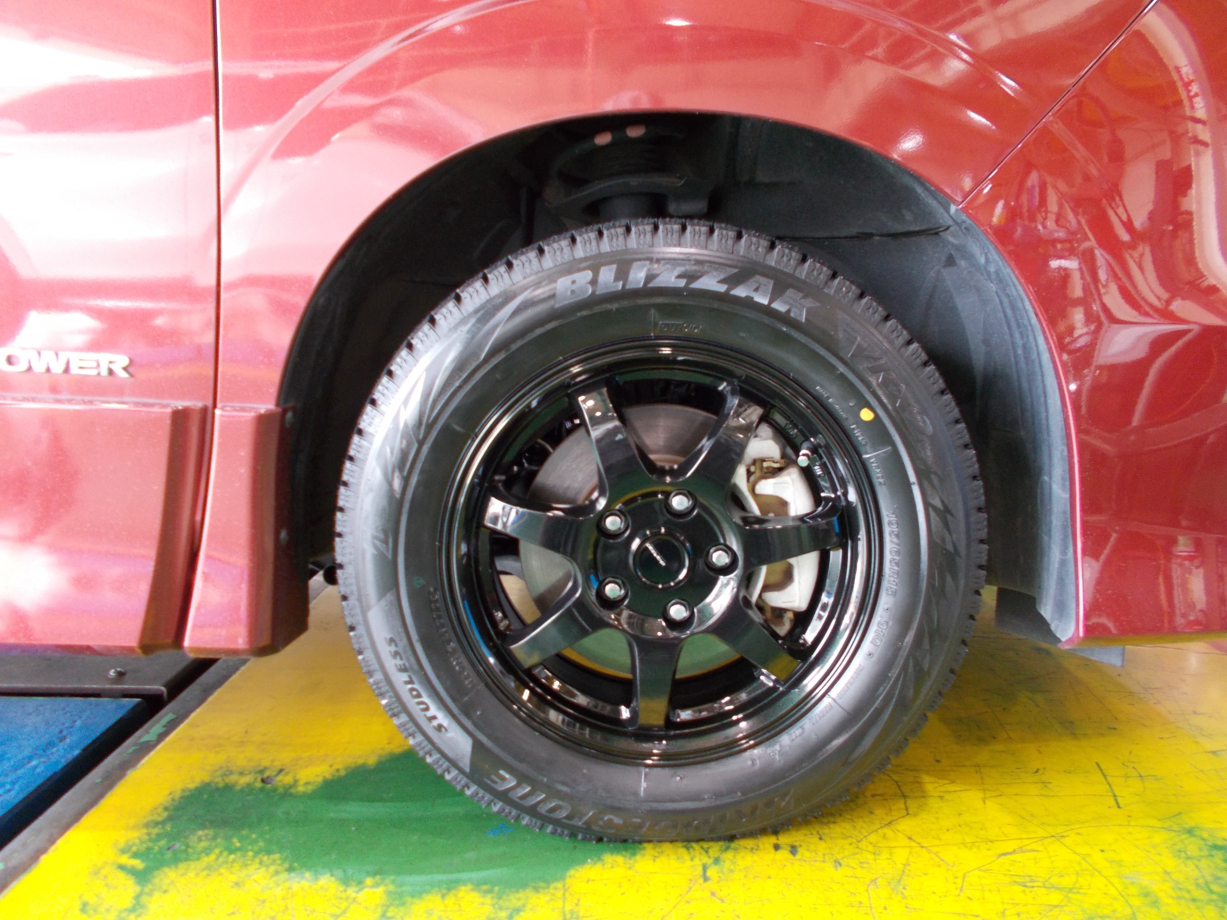 セレナ スタッドレス・アルミお取り付け！ | 店舗おススメ情報