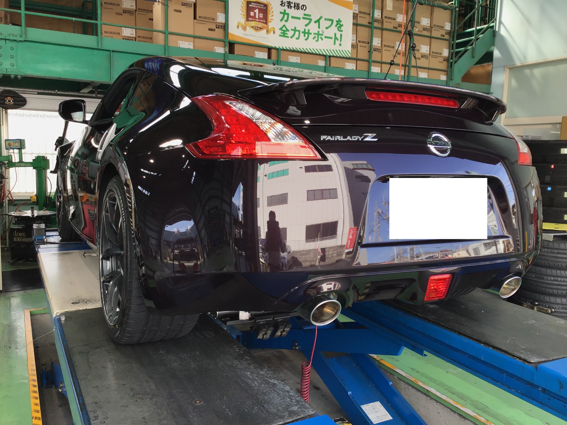 日産・フェアレディZ(Z34)タイヤ交換・アライメント～ | 店舗お