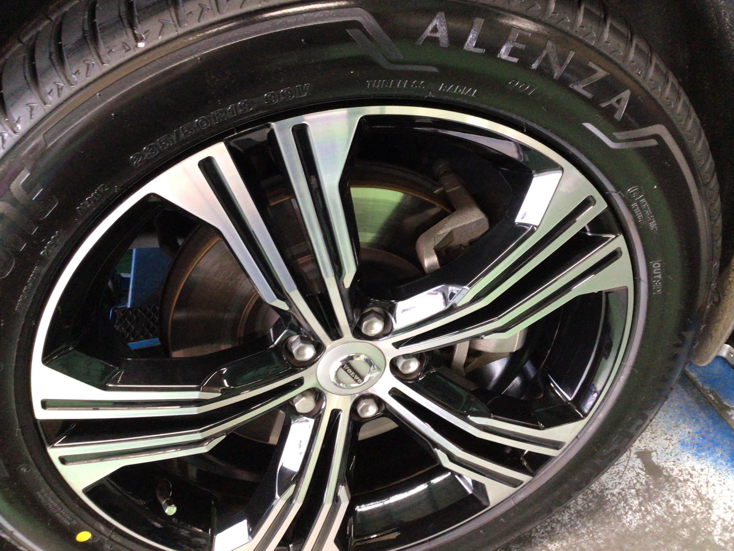 O*K様 ボルボタイヤXc40 235/50R19 XL O*K様 ボルボタイヤXc40 235/50R19 XL - メルカリ