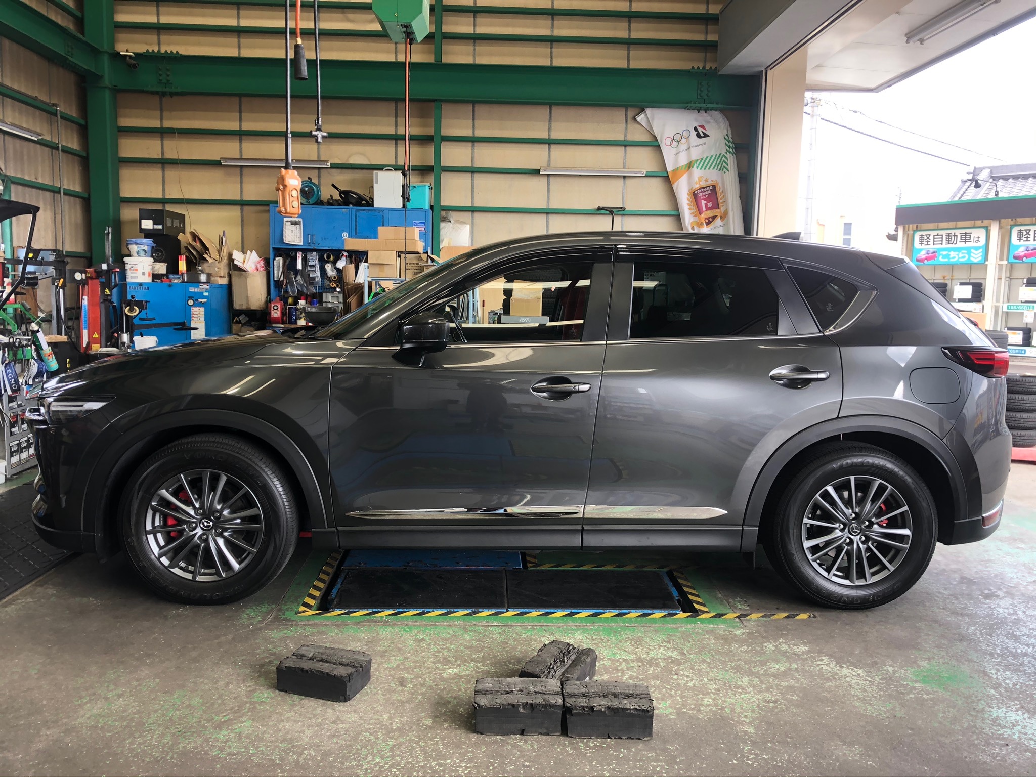 Kf型 Cx ５車高調取り付け マツダ Cx 5 その他 サービス事例 タイヤ館 加古川中央 兵庫県のタイヤ カー用品ショップ タイヤからはじまる トータルカーメンテナンス タイヤ館グループ