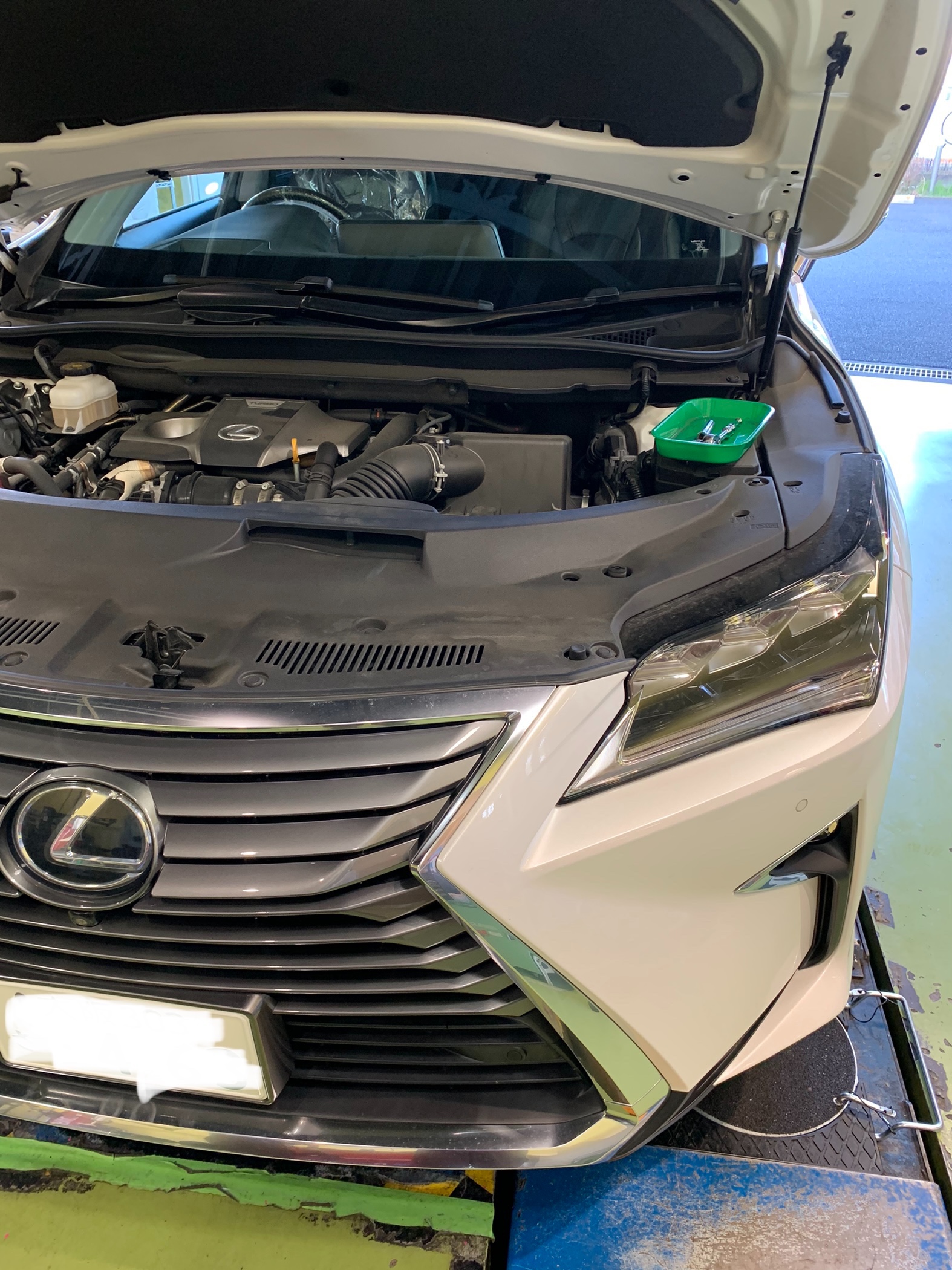 Lexus Rx バッテリー交換 レクサス Rx メンテナンス商品 パーツ取付 各種用品取付 サービス事例 タイヤ館 ｇｐ大阪箕面 大阪府 和歌山県のタイヤからはじまる トータルカーメンテナンス タイヤ館グループ