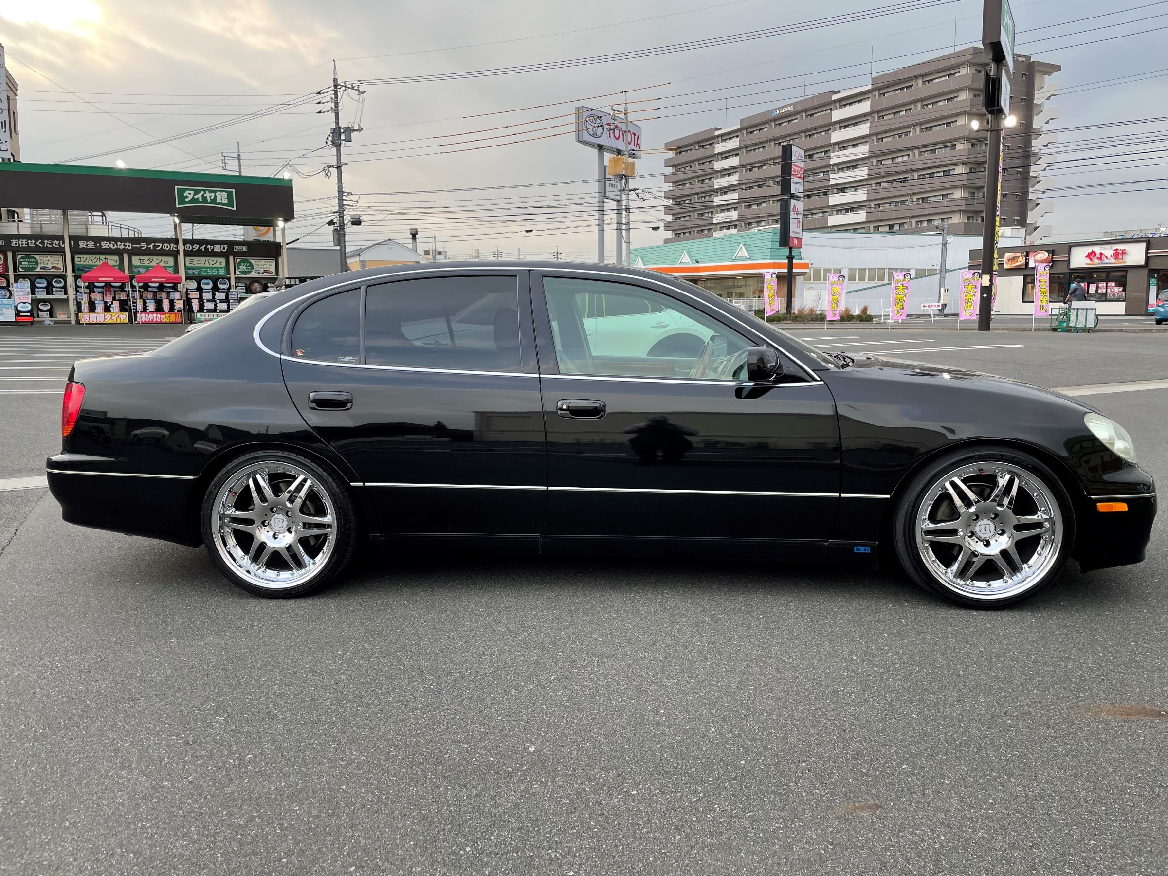 アリストの車高調交換 トヨタ アリスト その他 パーツ取付 足回り関係取付 サービス事例 タイヤ館 倉敷大島 タイヤからはじまる トータルカーメンテナンス タイヤ館グループ