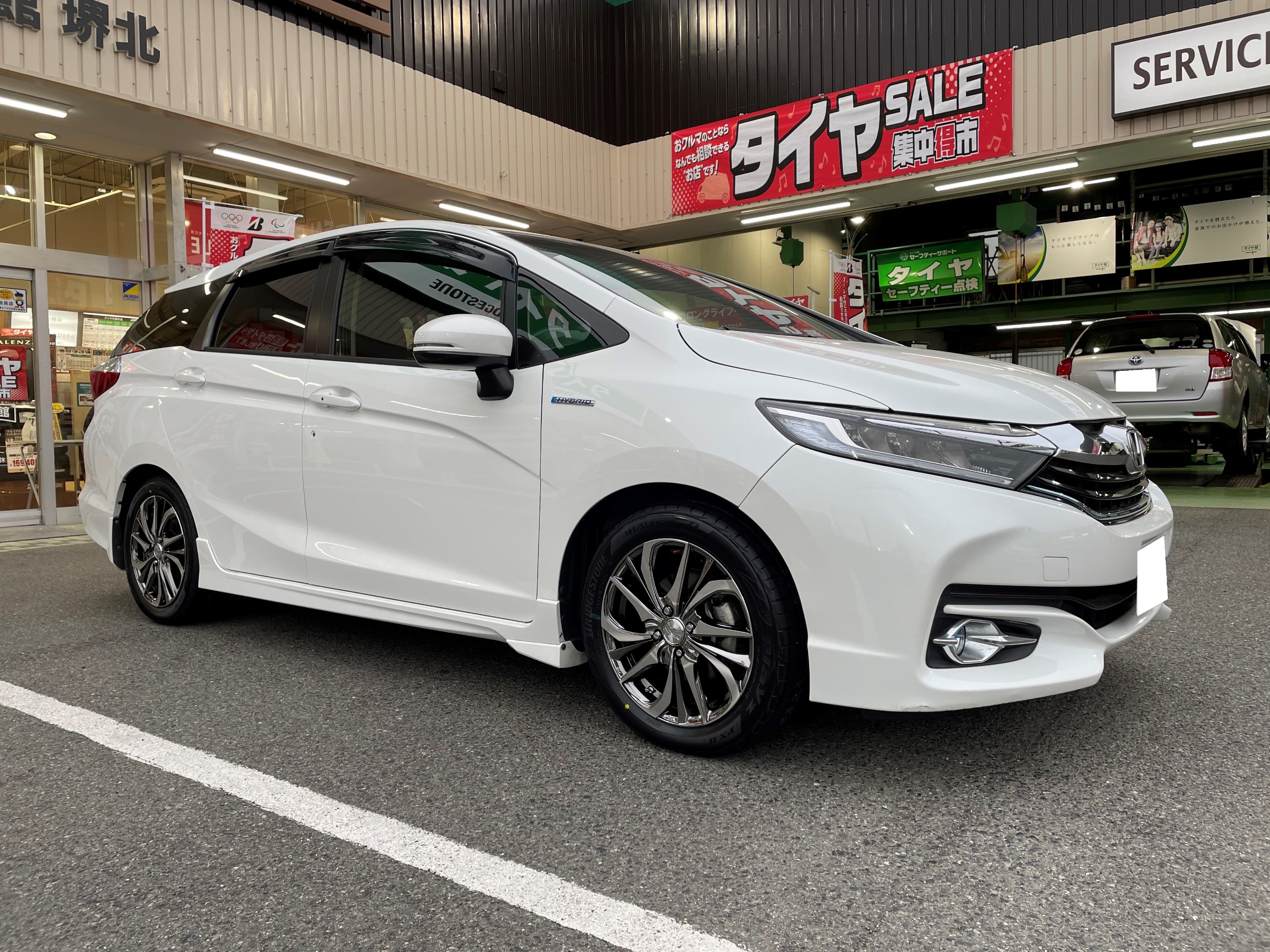 ホンダ シャトル」にアルミホイール「WEDS（ウェッズ）レオニスTE」を