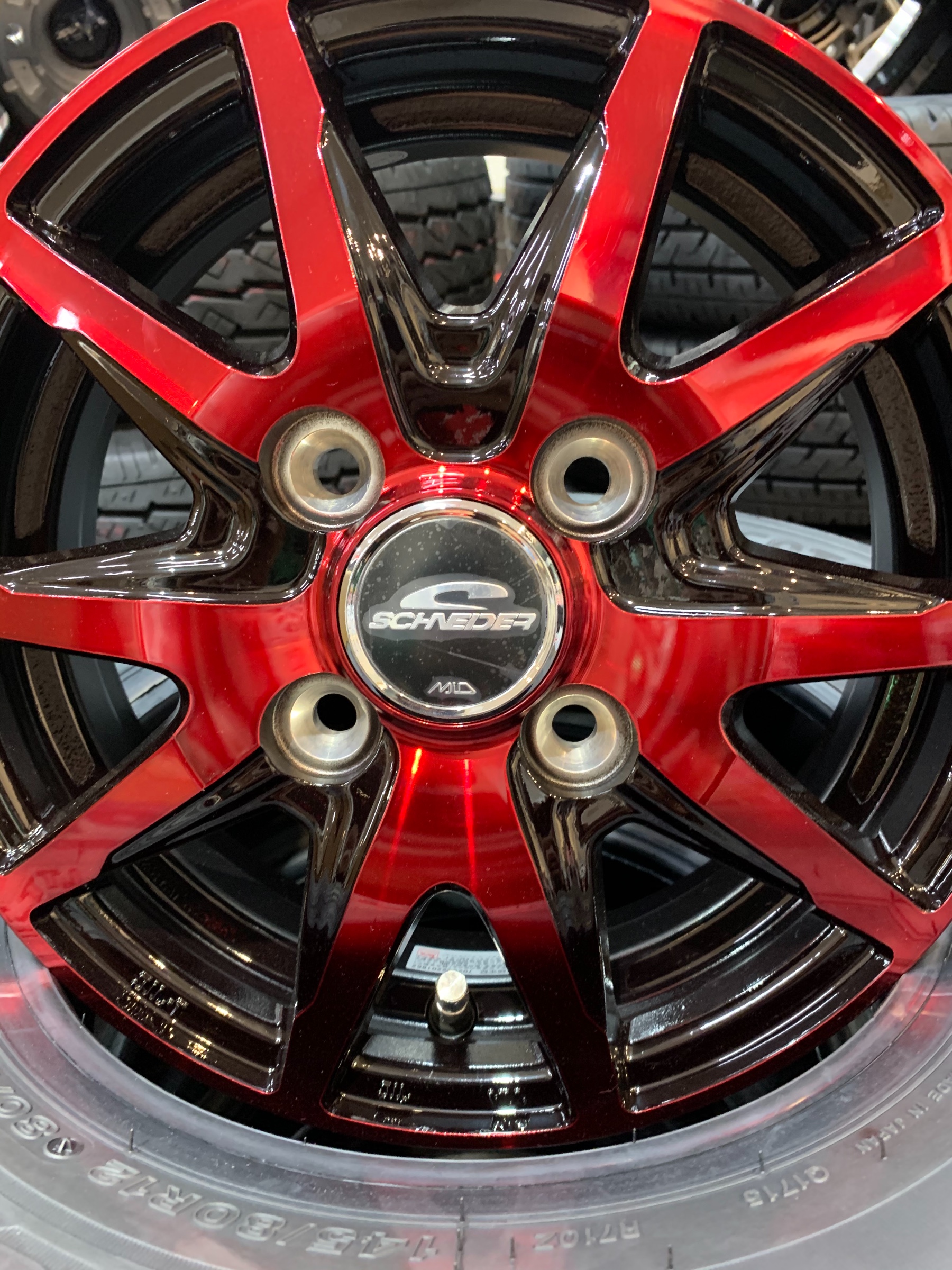 ハイエース、軽自動車用アルミホイール | スタッフ日記 | タイヤ館