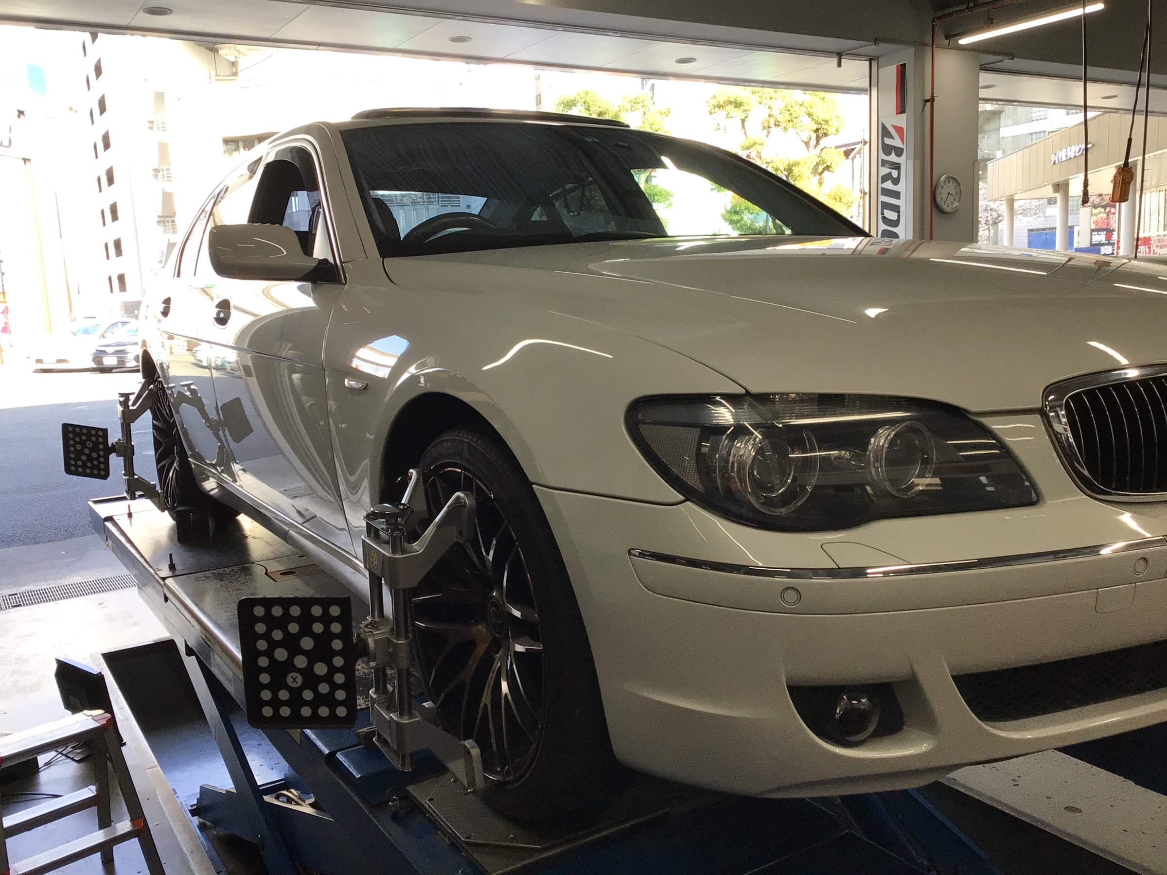 Bmwアライメント サービス事例 タイヤ館 多摩センター 東京都のタイヤ カー用品ショップ タイヤからはじまる トータルカーメンテナンス タイヤ館グループ