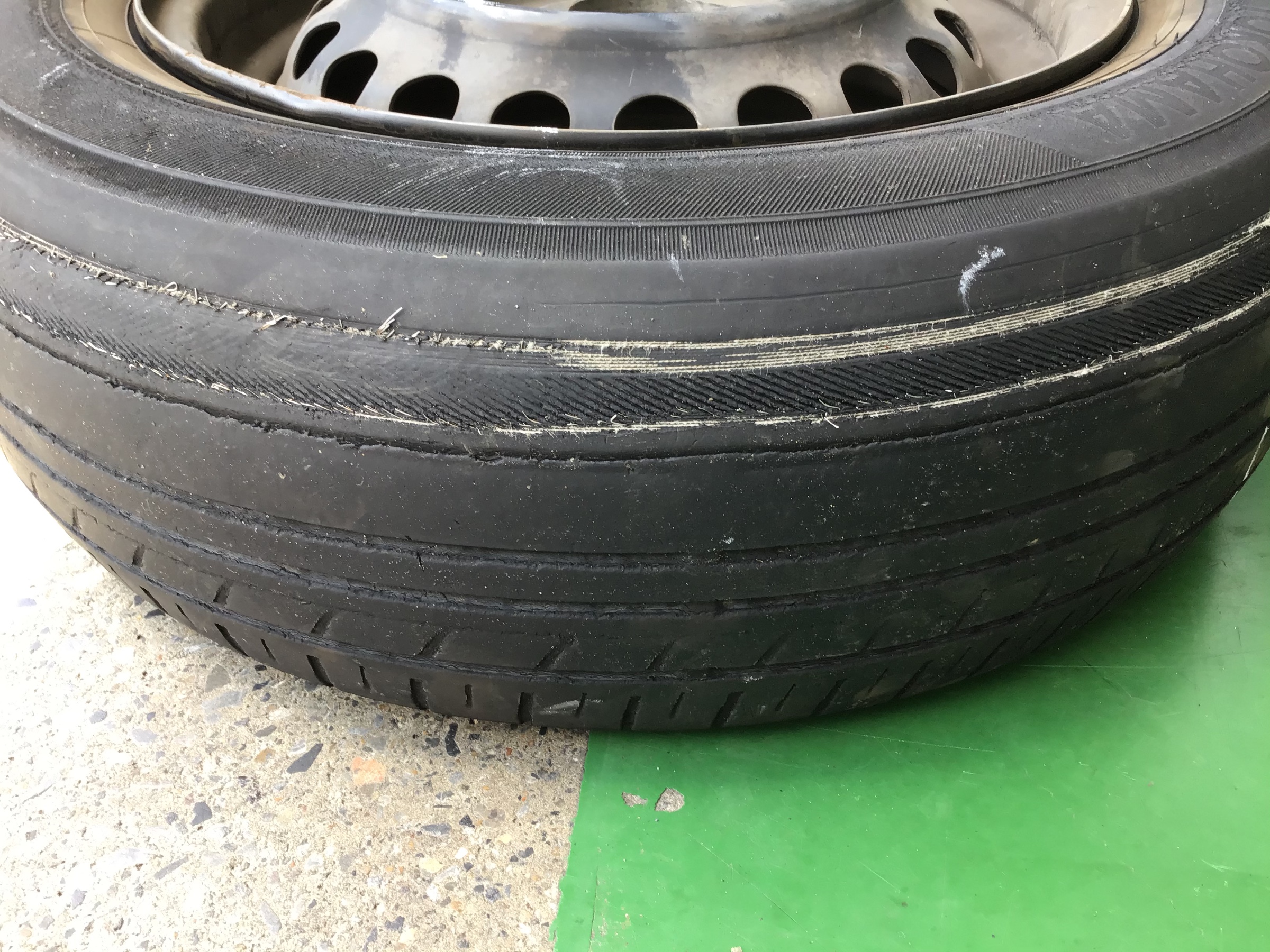 ホンダ フィット タイヤ交換 175/65R14 | ホンダ フィット タイヤ