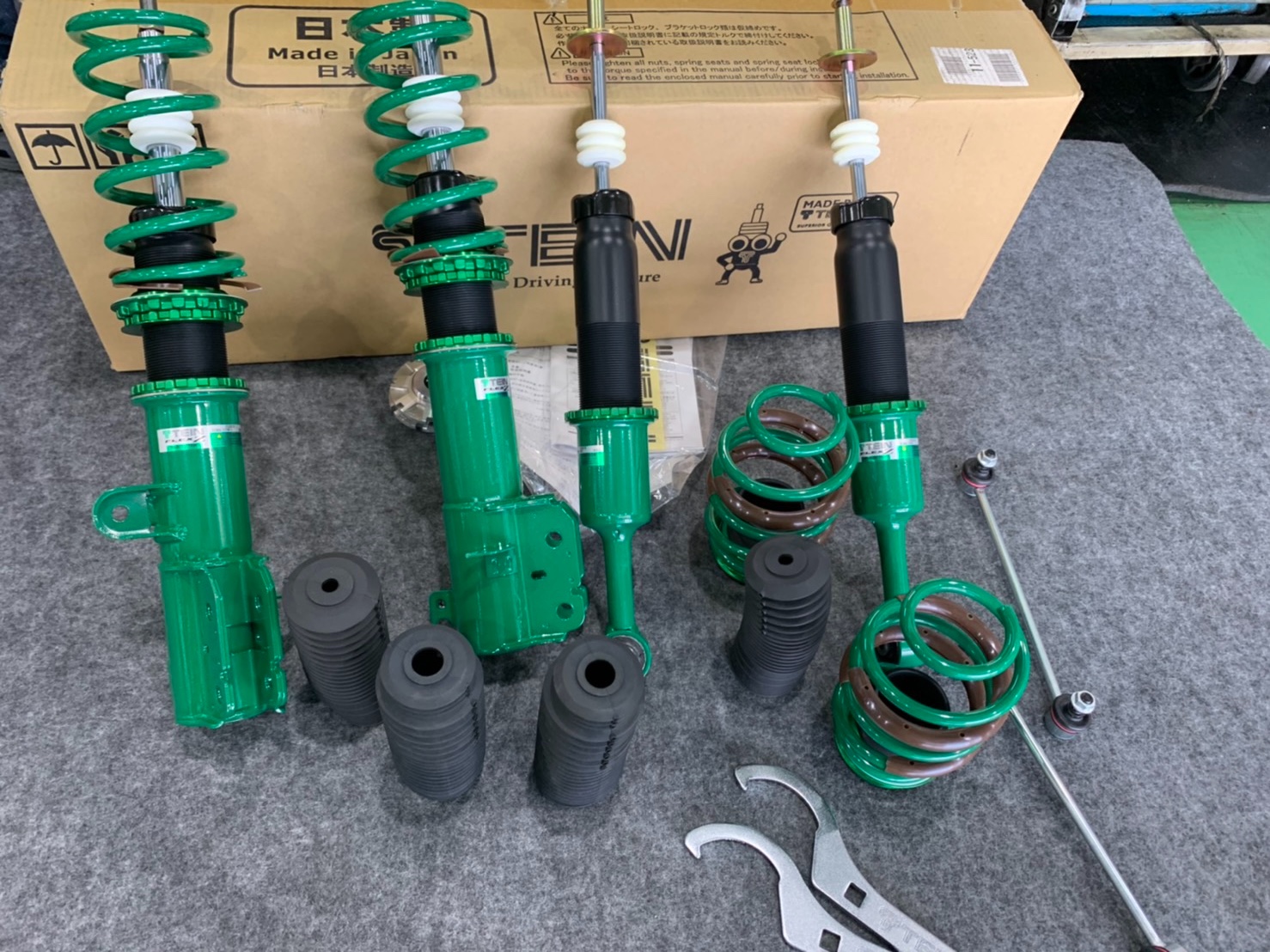 スイスポに【ZE40】（マットブラック）装着！！ | 店舗おススメ情報