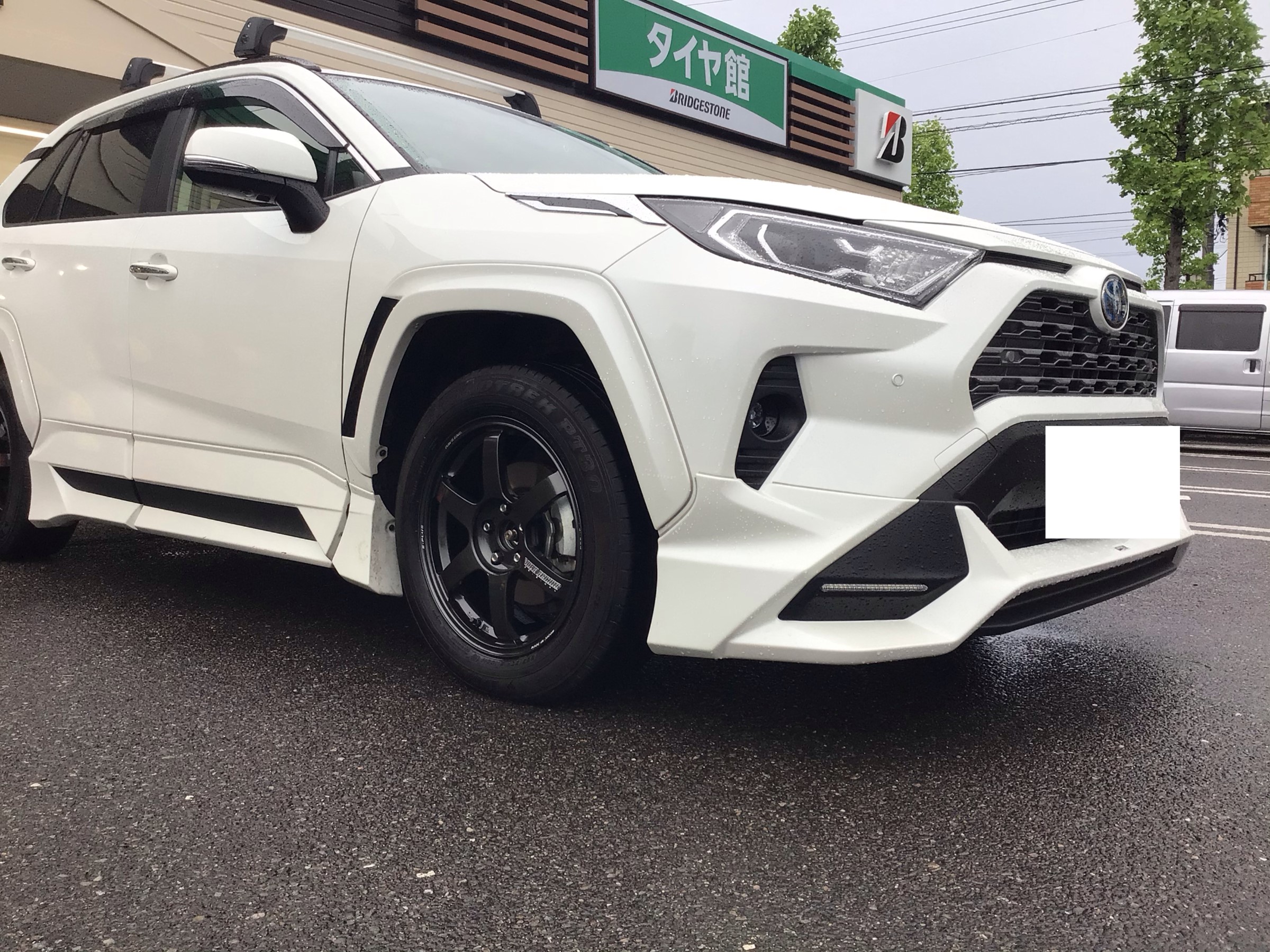 RAYS TE37 SAGA S-plusをトヨタの RAV4に装着！ | サービス事例
